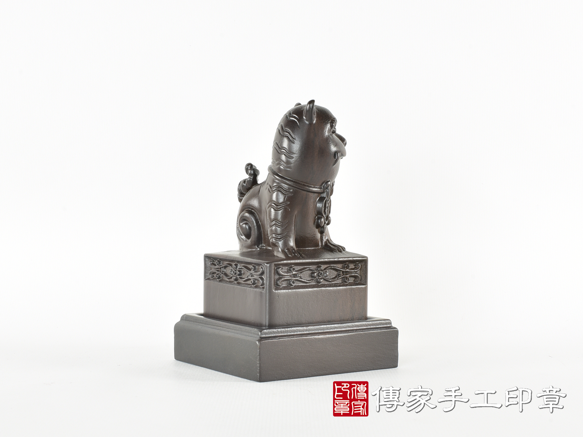 頂級黑檀木精雕黑虎將軍廟章:廟章、神明印章(6.5X6.5X高11.9公分) 4.jpg