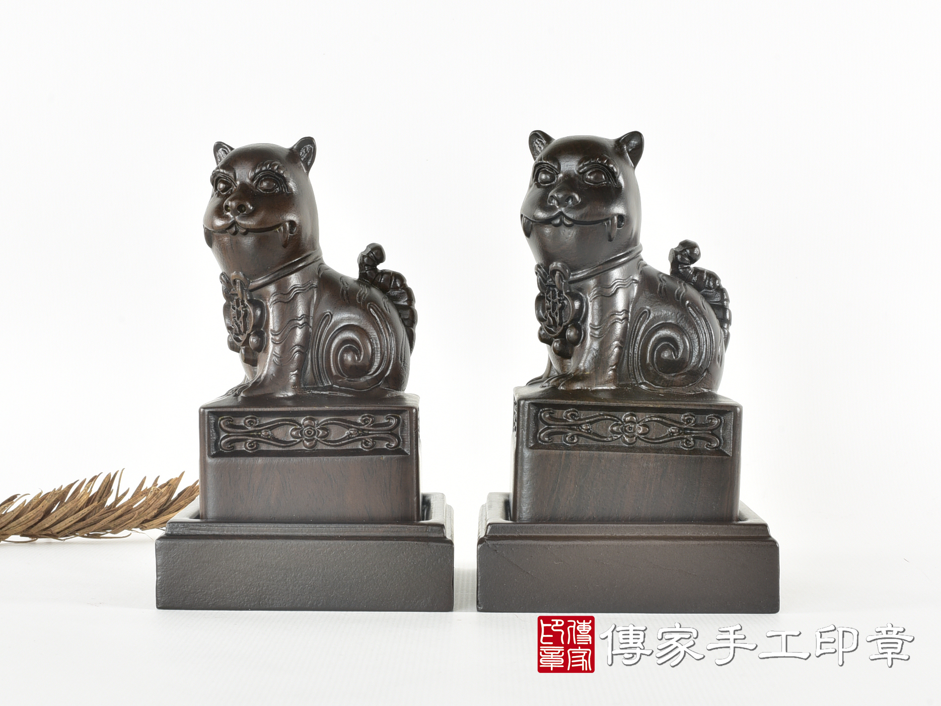 頂級黑檀木精雕黑虎將軍廟章:廟章、神明印章(6.5X6.5X高11.9公分) 6.jpg