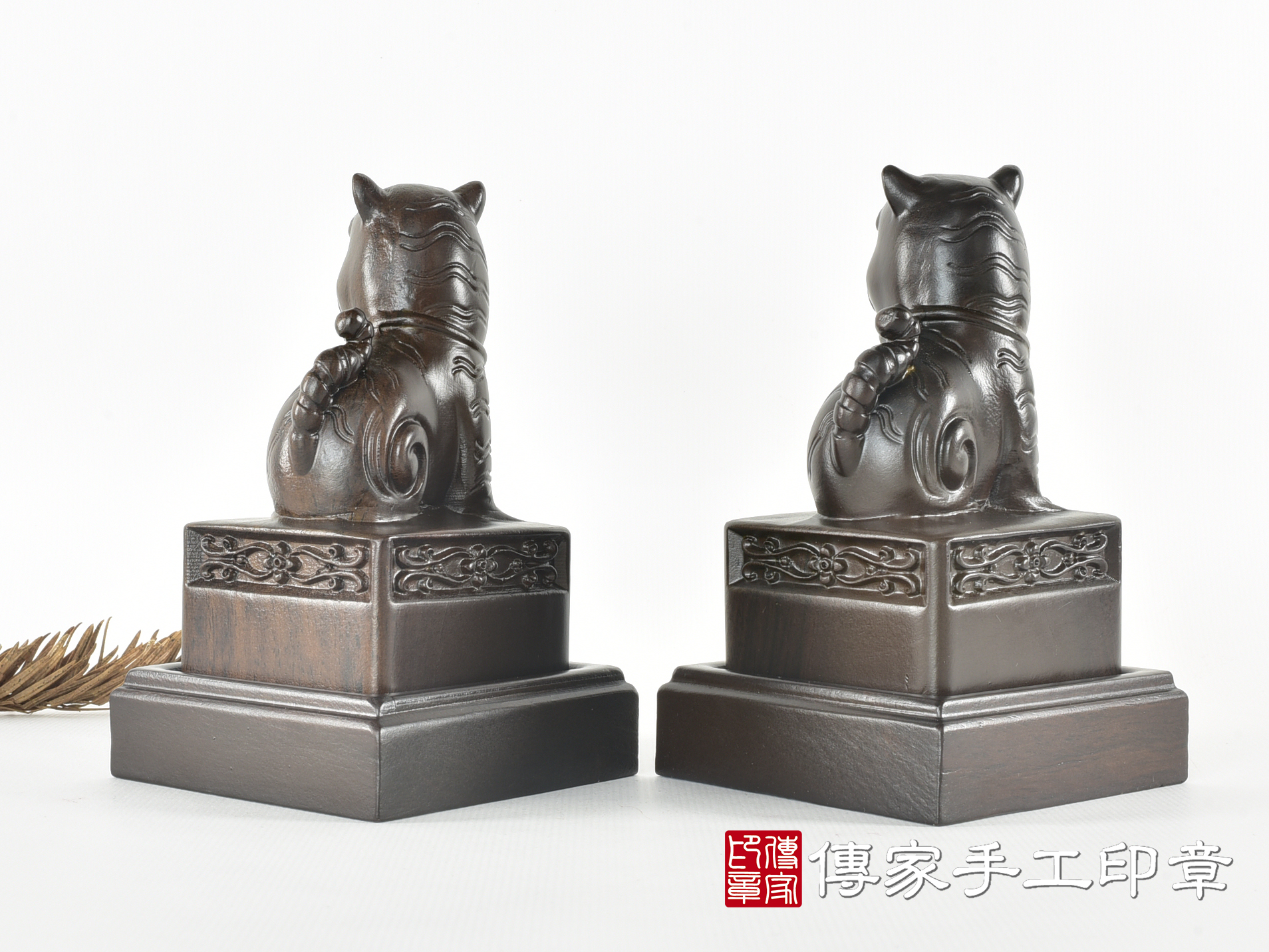 頂級黑檀木精雕黑虎將軍廟章:廟章、神明印章(6.5X6.5X高11.9公分) 8.jpg