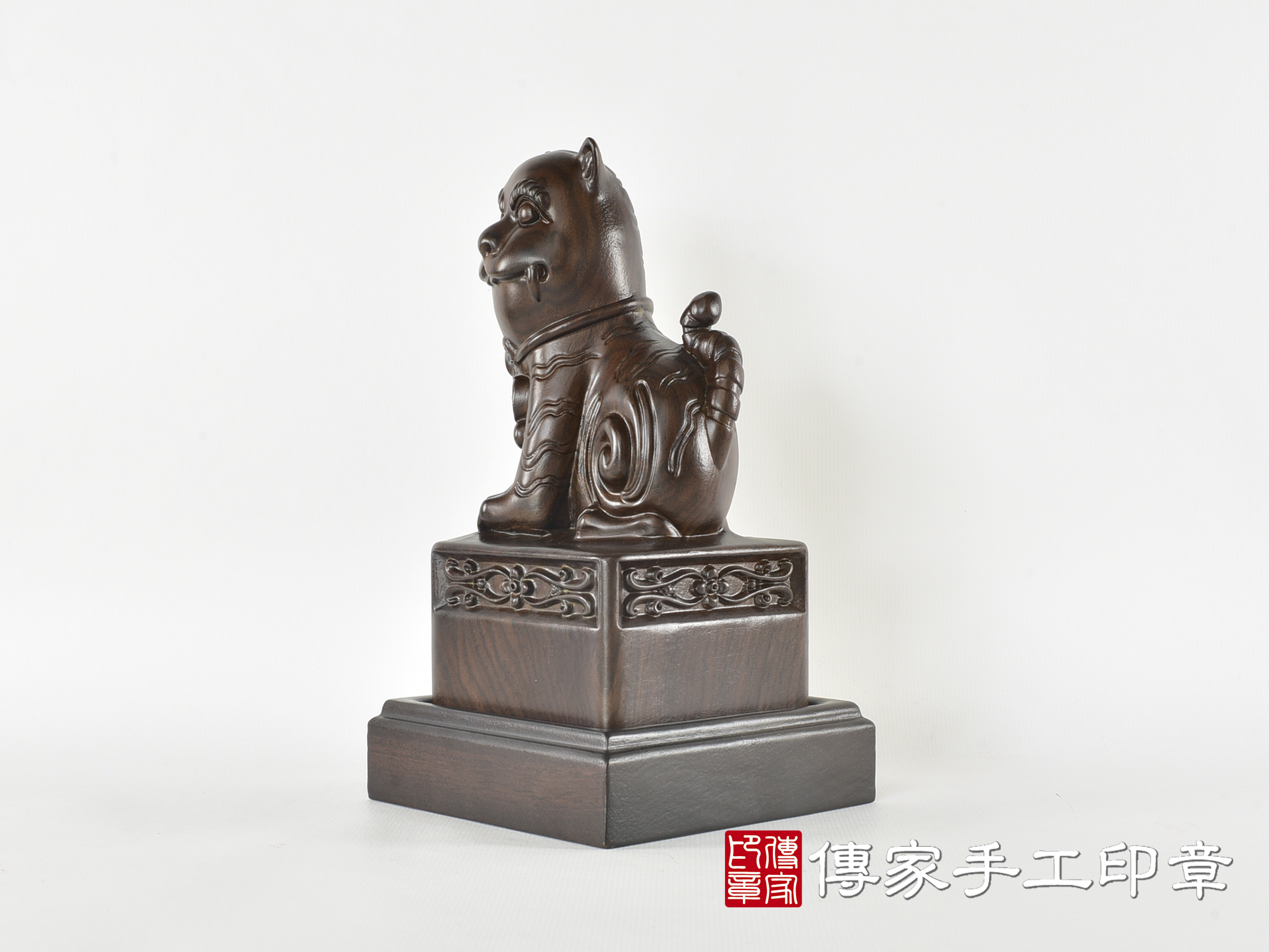 頂級黑檀木精雕黑虎將軍廟章:廟章、神明印章(9.5X9.5X高20公分) 2.jpg