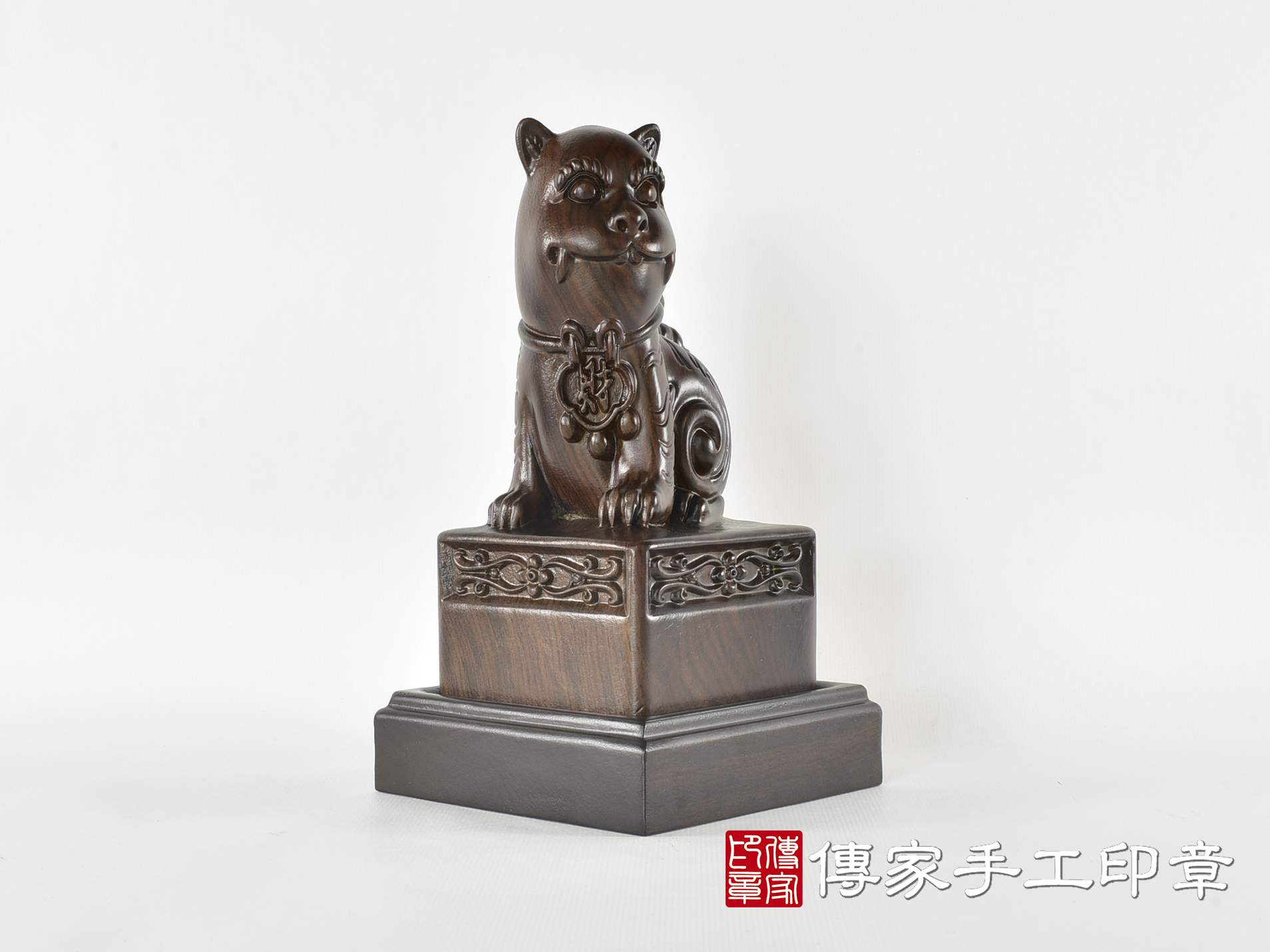 頂級黑檀木精雕黑虎將軍廟章:廟章、神明印章(9.5X9.5X高20公分) 5.jpg