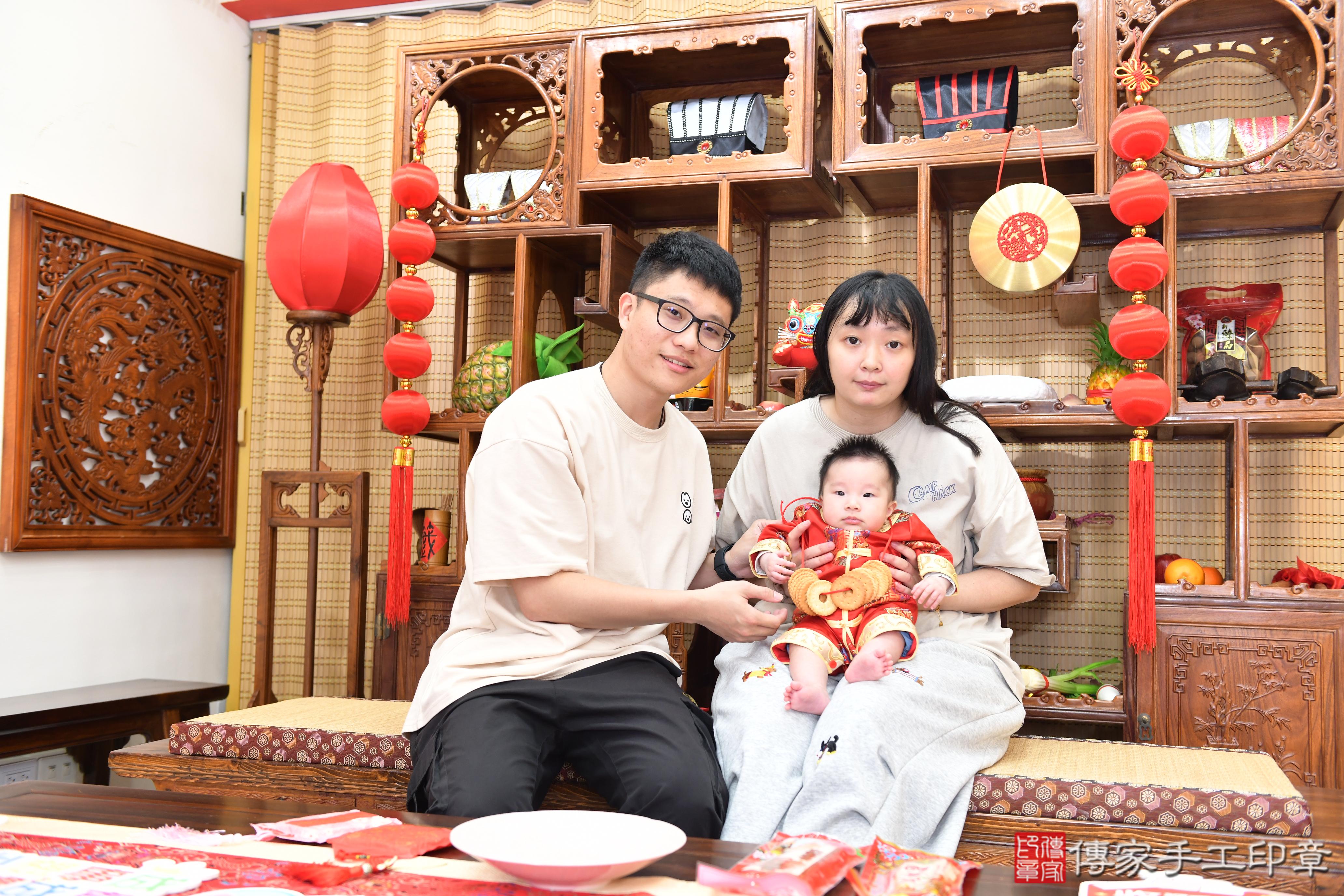 傳家手工印章台南店、抓周、度脺、美式風會場、傳家嬰兒古禮、吉祥話、抓周道具物品24種、拍照。抓周證書。寶寶抓周、滿周歲、生日快樂、祝福 傳家手工印章台南店、抓周、度脺、美式風會場、傳家嬰兒古禮、吉祥話、抓周道具物品24種、拍照。抓周證書。寶寶抓周、滿周歲、生日快樂、祝福