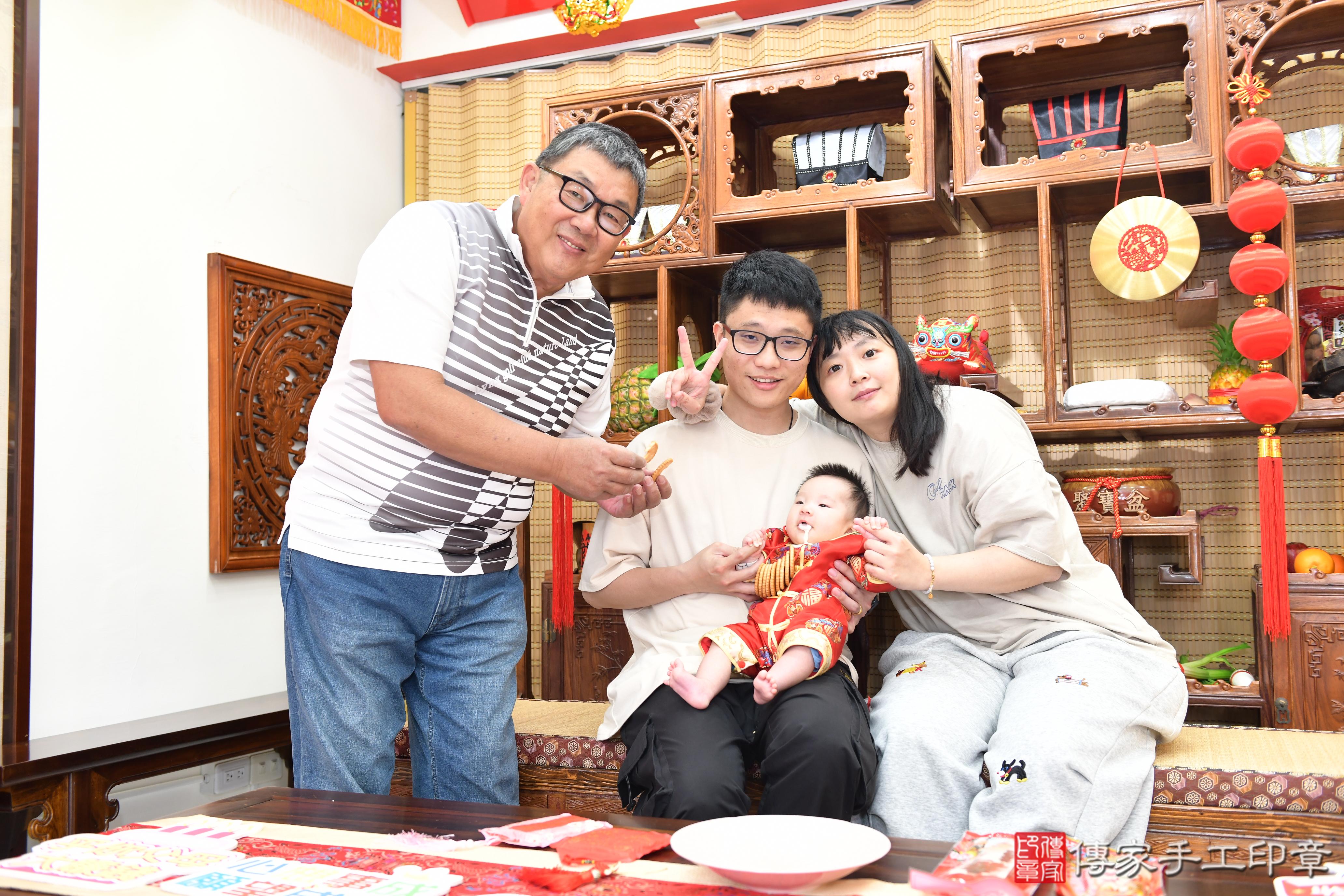 傳家手工印章台南店、抓周、度脺、美式風會場、傳家嬰兒古禮、吉祥話、抓周道具物品24種、拍照。抓周證書。寶寶抓周、滿周歲、生日快樂、祝福 傳家手工印章台南店、抓周、度脺、美式風會場、傳家嬰兒古禮、吉祥話、抓周道具物品24種、拍照。抓周證書。寶寶抓周、滿周歲、生日快樂、祝福