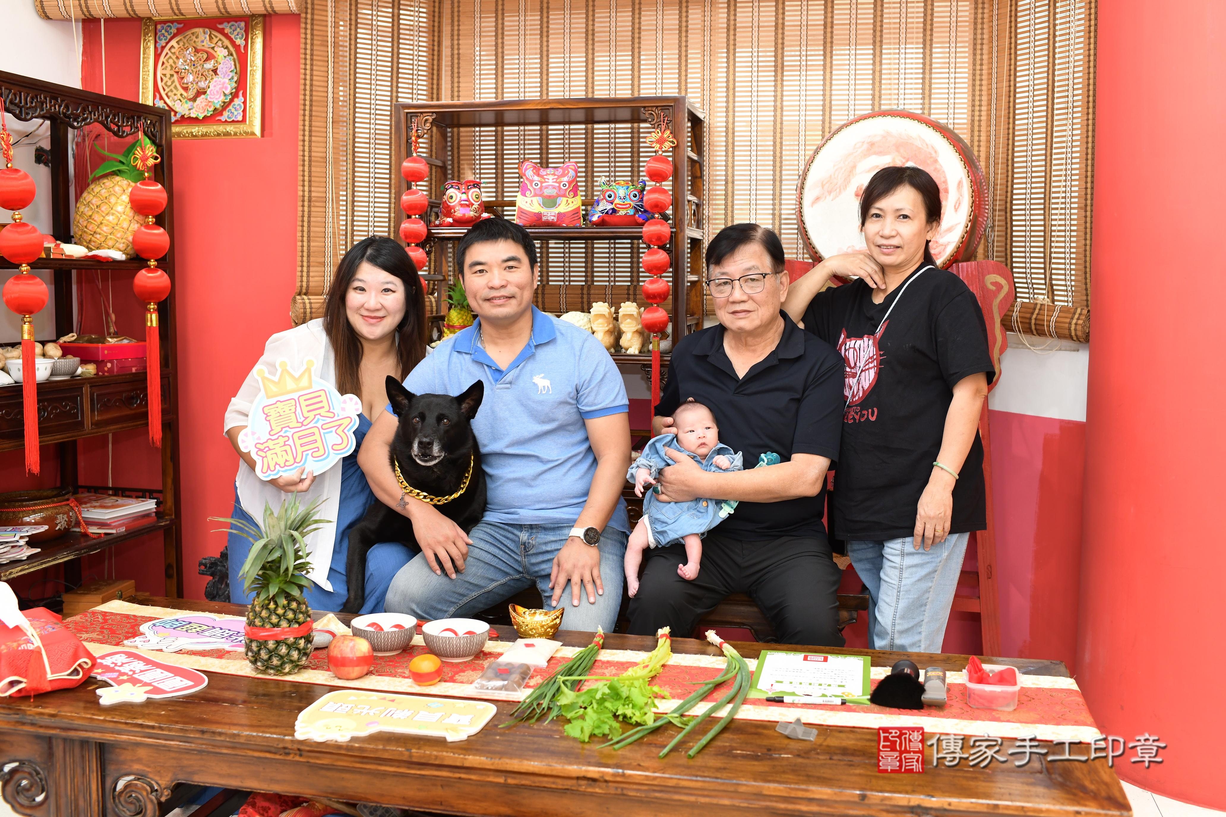 傳家手工印章高雄店、抓周、度脺、美式風會場、傳家嬰兒古禮、吉祥話、抓周道具物品24種、拍照。抓周證書。寶寶抓周、滿周歲、生日快樂、祝福