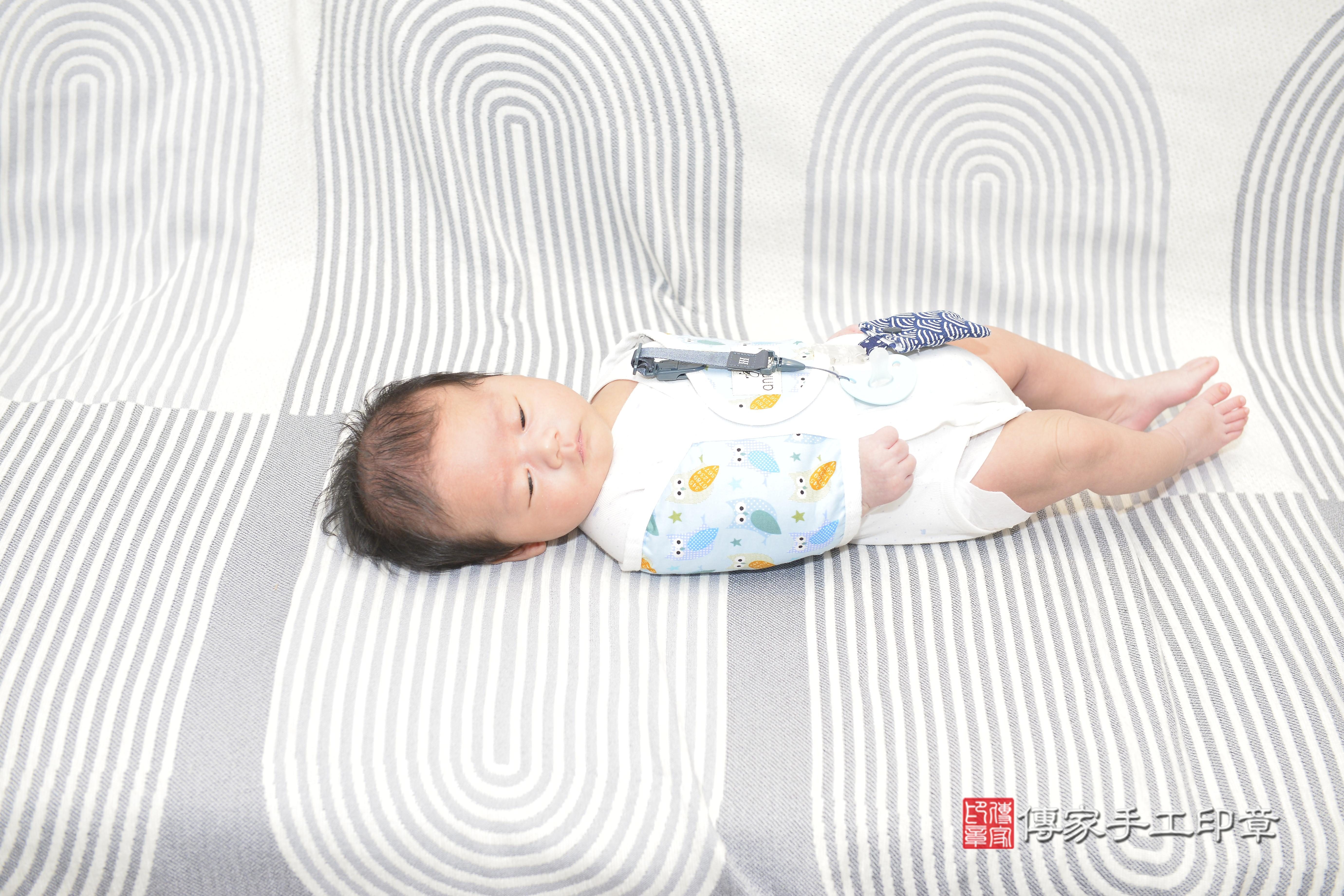 傳家手工印章高雄店、抓周、度脺、美式風會場、傳家嬰兒古禮、吉祥話、抓周道具物品24種、拍照。抓周證書。寶寶抓周、滿周歲、生日快樂、祝福 傳家手工印章高雄店、抓周、度脺、美式風會場、傳家嬰兒古禮、吉祥話、抓周道具物品24種、拍照。抓周證書。寶寶抓周、滿周歲、生日快樂、祝福