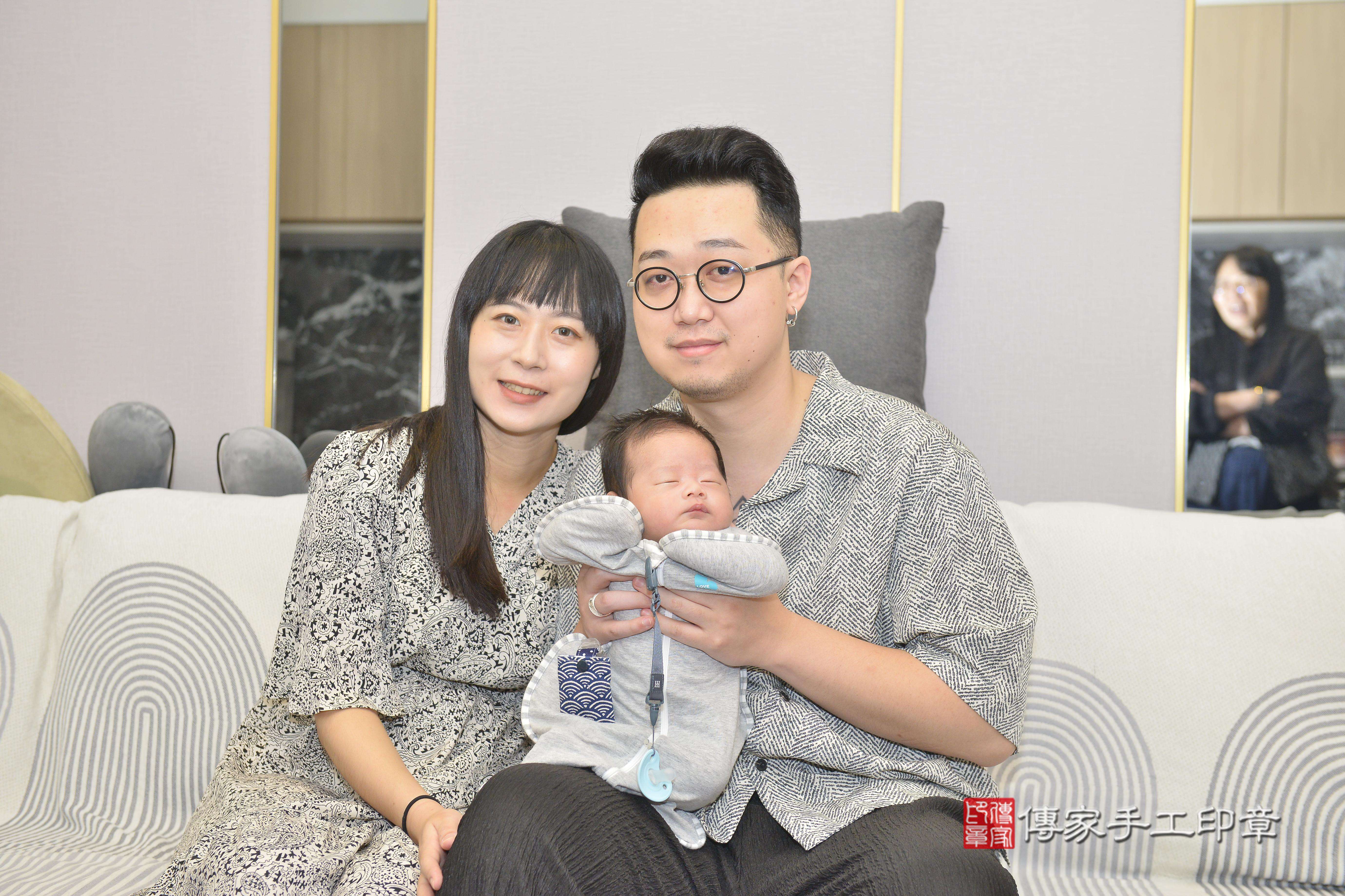 傳家手工印章高雄店、抓周、度脺、美式風會場、傳家嬰兒古禮、吉祥話、抓周道具物品24種、拍照。抓周證書。寶寶抓周、滿周歲、生日快樂、祝福 傳家手工印章高雄店、抓周、度脺、美式風會場、傳家嬰兒古禮、吉祥話、抓周道具物品24種、拍照。抓周證書。寶寶抓周、滿周歲、生日快樂、祝福