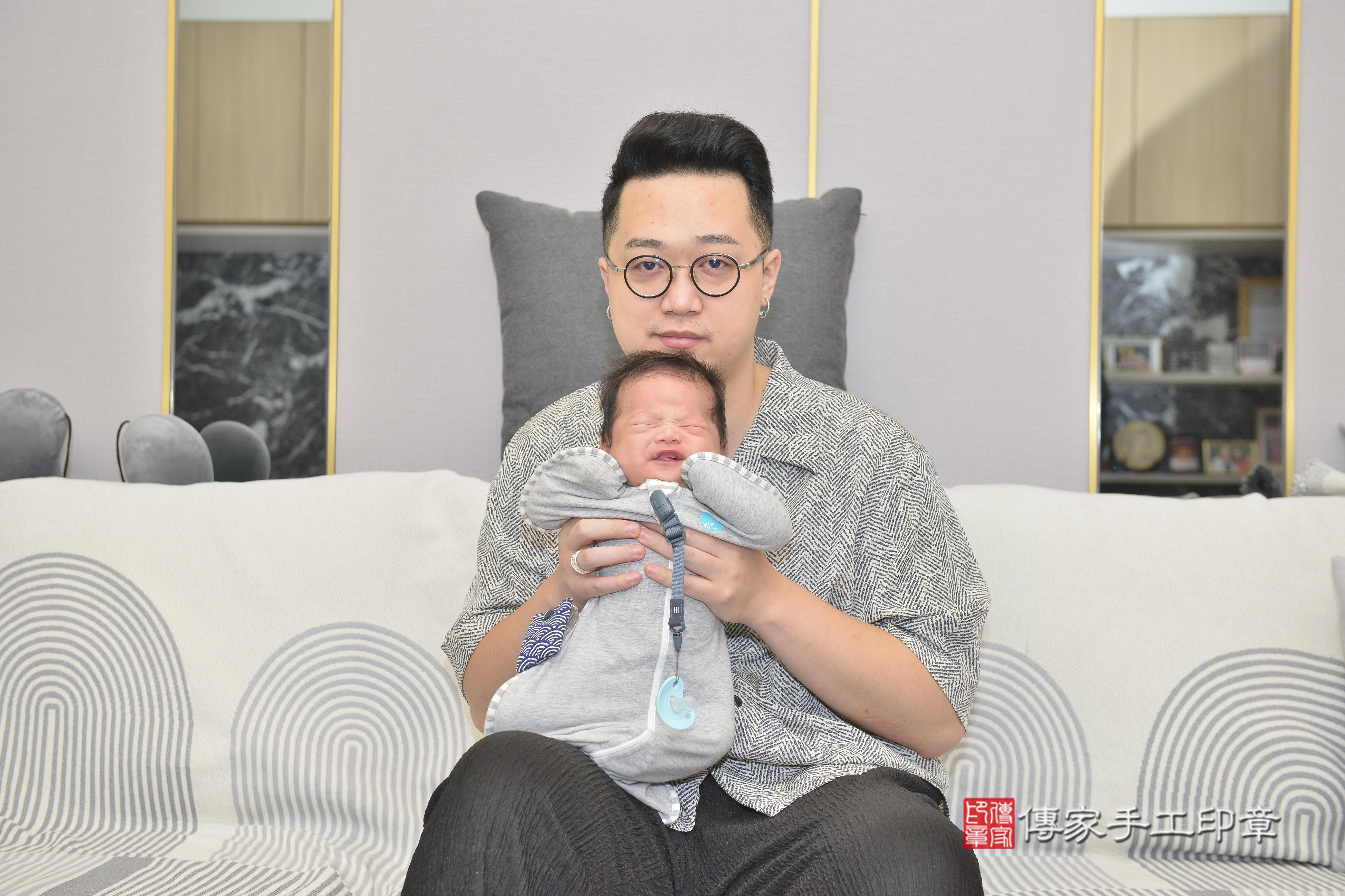 傳家手工印章高雄店、抓周、度脺、美式風會場、傳家嬰兒古禮、吉祥話、抓周道具物品24種、拍照。抓周證書。寶寶抓周、滿周歲、生日快樂、祝福 傳家手工印章高雄店、抓周、度脺、美式風會場、傳家嬰兒古禮、吉祥話、抓周道具物品24種、拍照。抓周證書。寶寶抓周、滿周歲、生日快樂、祝福