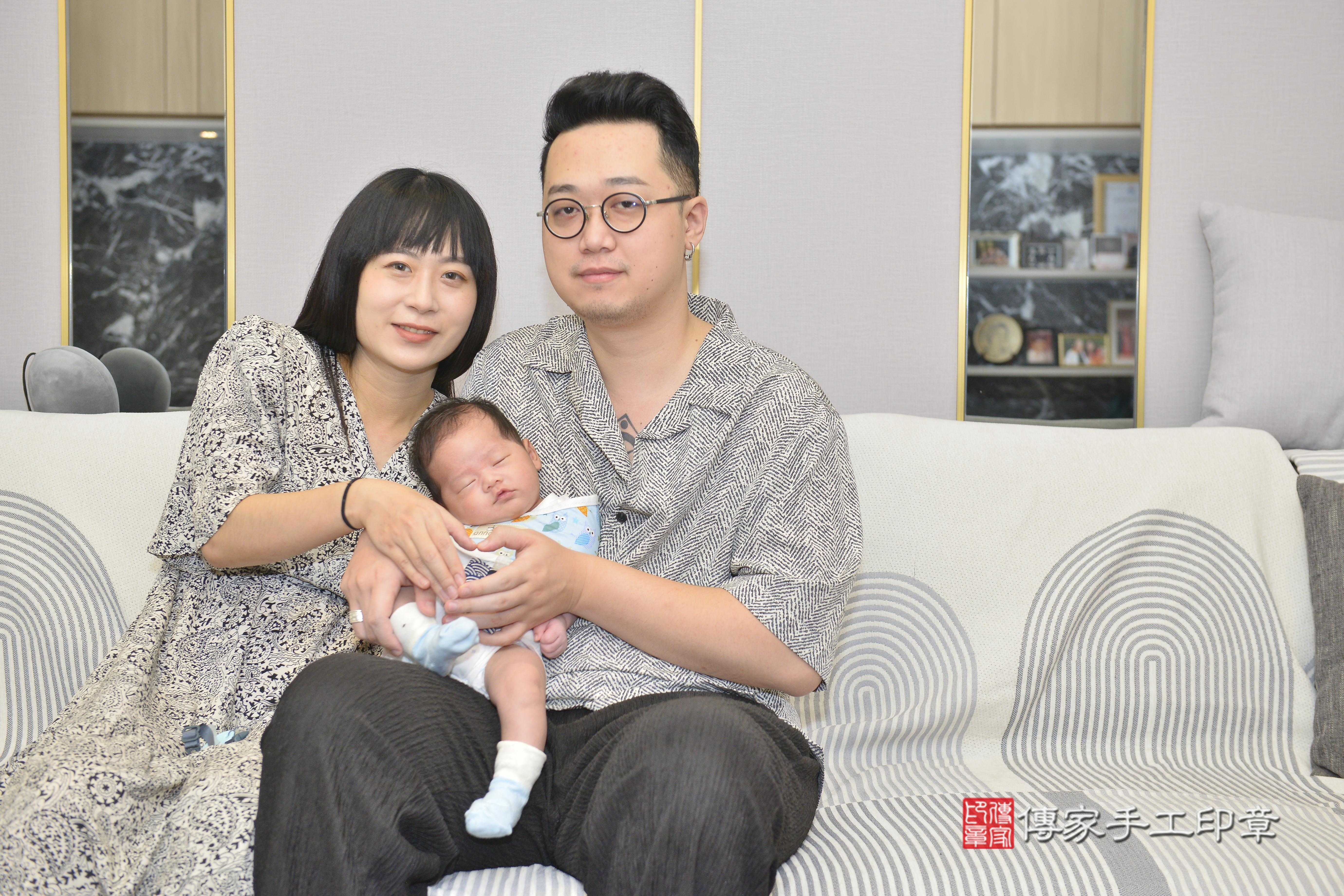 傳家手工印章高雄店、抓周、度脺、美式風會場、傳家嬰兒古禮、吉祥話、抓周道具物品24種、拍照。抓周證書。寶寶抓周、滿周歲、生日快樂、祝福 傳家手工印章高雄店、抓周、度脺、美式風會場、傳家嬰兒古禮、吉祥話、抓周道具物品24種、拍照。抓周證書。寶寶抓周、滿周歲、生日快樂、祝福