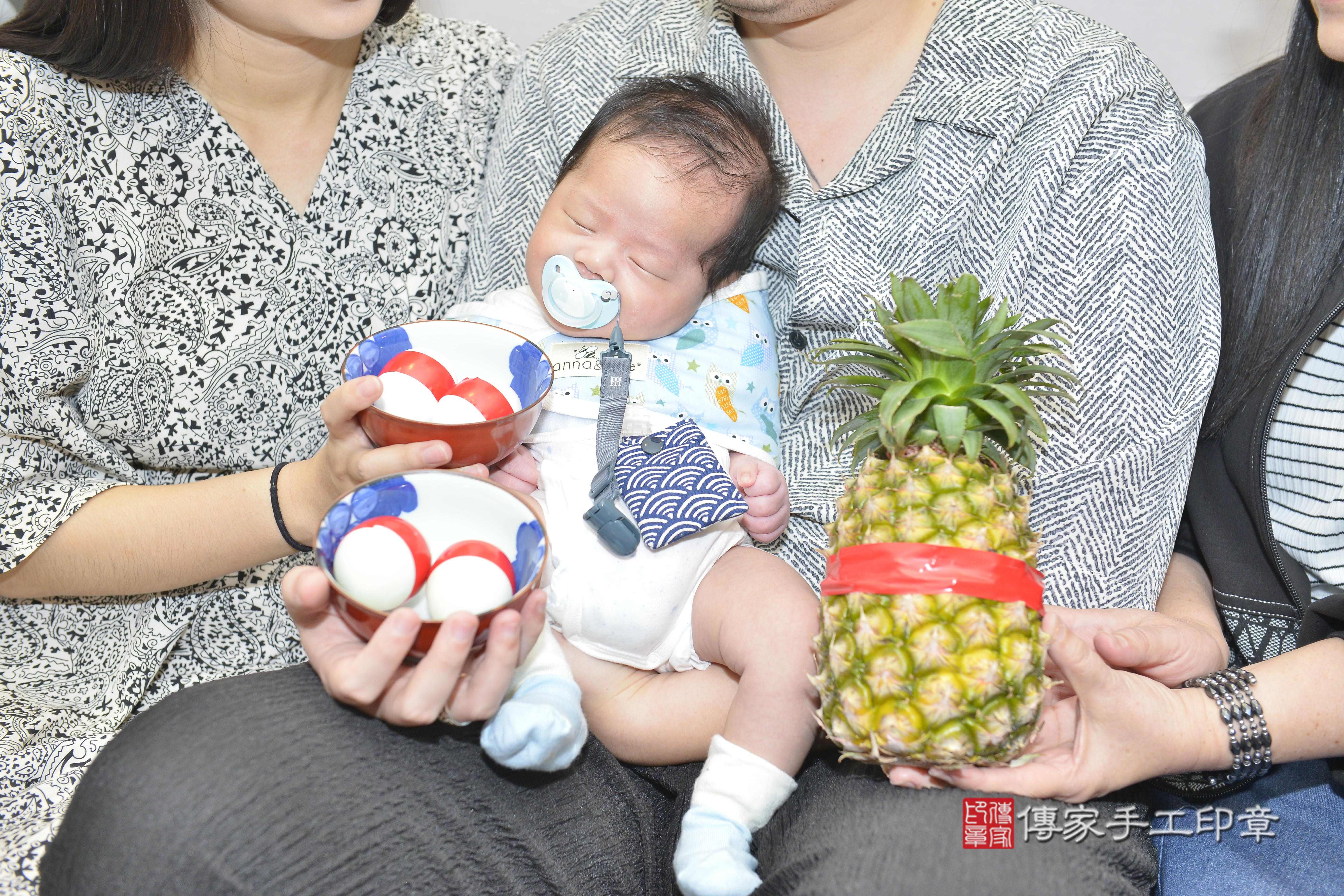 傳家手工印章高雄店、抓周、度脺、美式風會場、傳家嬰兒古禮、吉祥話、抓周道具物品24種、拍照。抓周證書。寶寶抓周、滿周歲、生日快樂、祝福 傳家手工印章高雄店、抓周、度脺、美式風會場、傳家嬰兒古禮、吉祥話、抓周道具物品24種、拍照。抓周證書。寶寶抓周、滿周歲、生日快樂、祝福