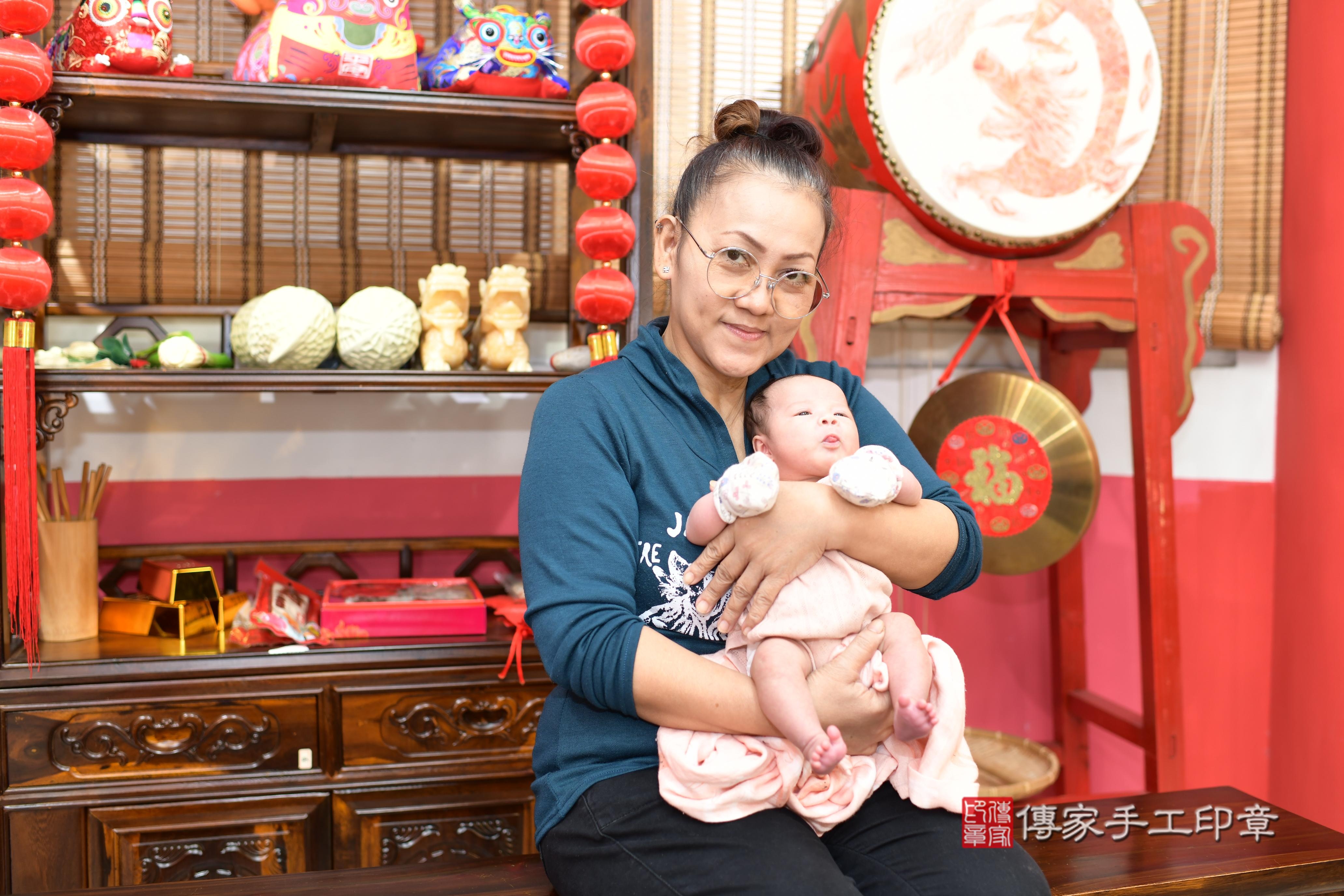 傳家手工印章高雄店、抓周、度脺、美式風會場、傳家嬰兒古禮、吉祥話、抓周道具物品24種、拍照。抓周證書。寶寶抓周、滿周歲、生日快樂、祝福 傳家手工印章高雄店、抓周、度脺、美式風會場、傳家嬰兒古禮、吉祥話、抓周道具物品24種、拍照。抓周證書。寶寶抓周、滿周歲、生日快樂、祝福