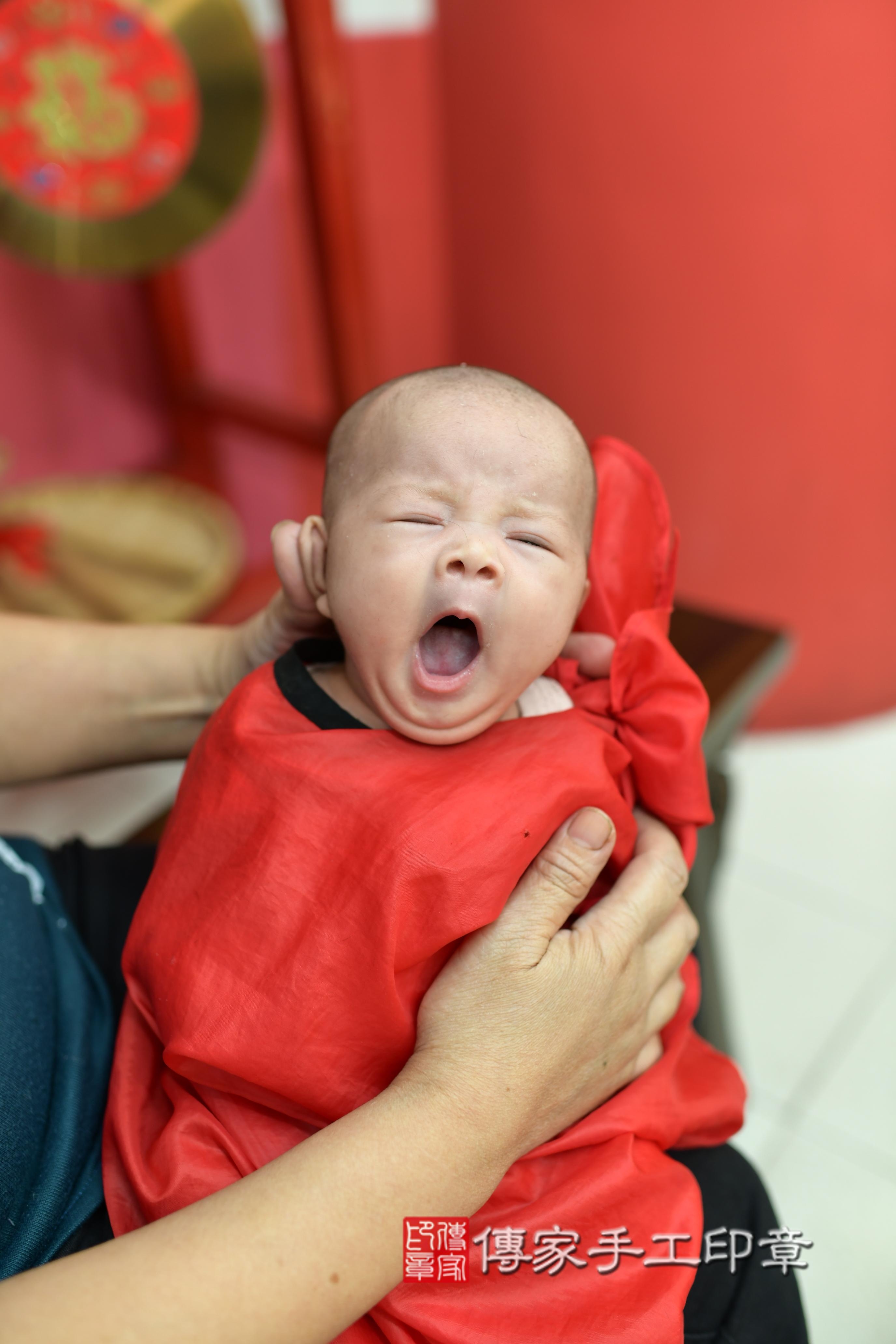 傳家手工印章高雄店、抓周、度脺、美式風會場、傳家嬰兒古禮、吉祥話、抓周道具物品24種、拍照。抓周證書。寶寶抓周、滿周歲、生日快樂、祝福 傳家手工印章高雄店、抓周、度脺、美式風會場、傳家嬰兒古禮、吉祥話、抓周道具物品24種、拍照。抓周證書。寶寶抓周、滿周歲、生日快樂、祝福