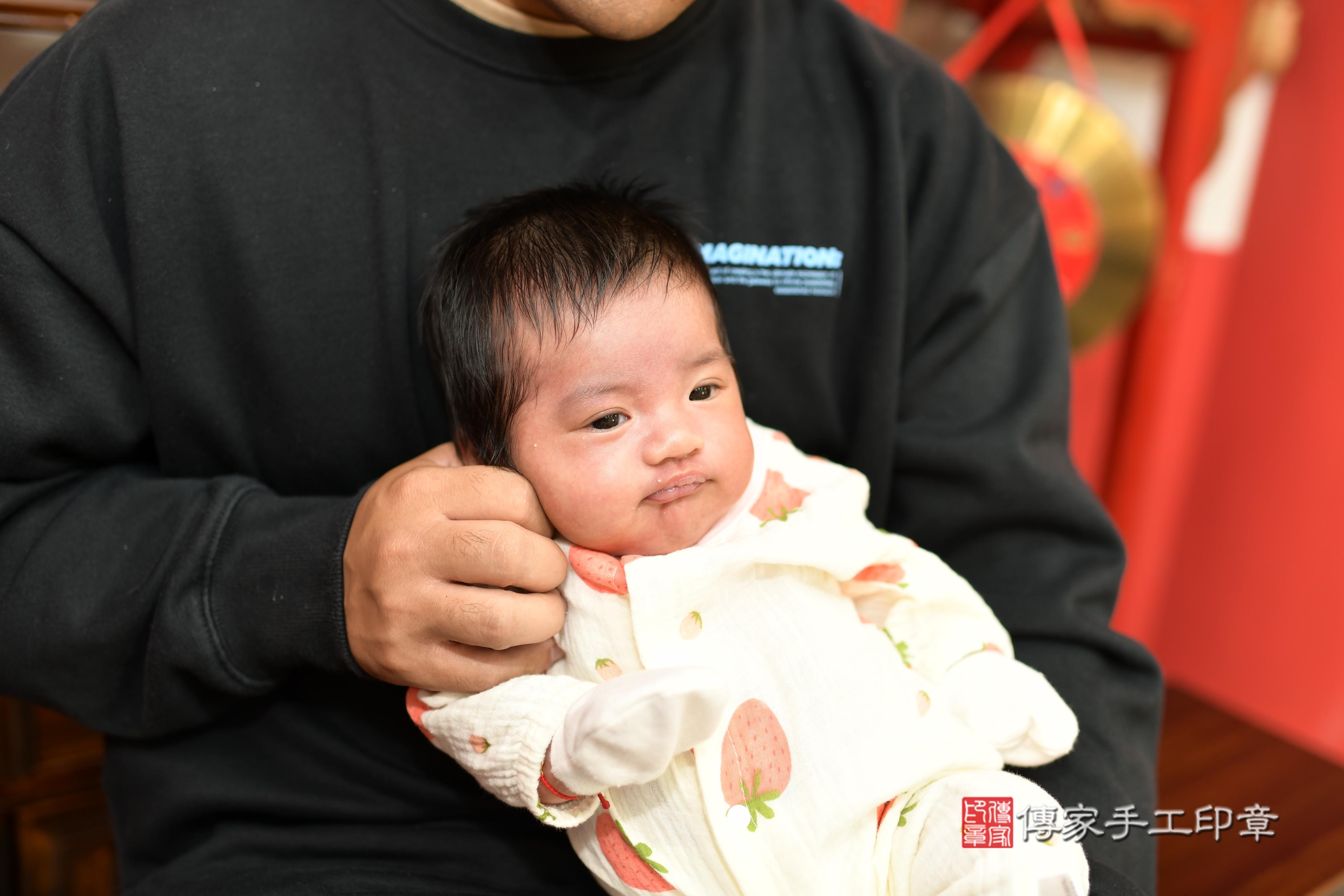 傳家手工印章高雄店、抓周、度脺、美式風會場、傳家嬰兒古禮、吉祥話、抓周道具物品24種、拍照。抓周證書。寶寶抓周、滿周歲、生日快樂、祝福