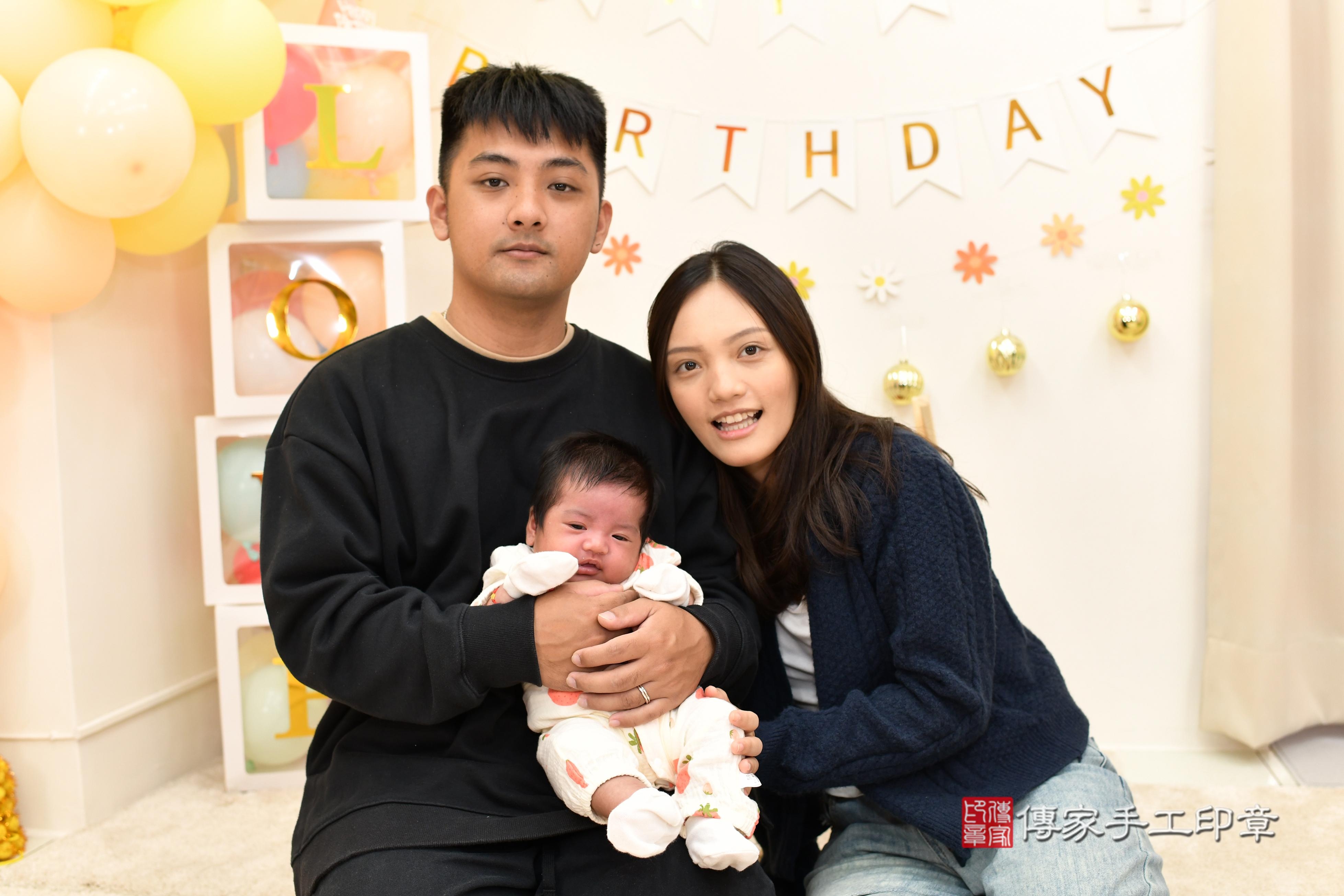 傳家手工印章高雄店、抓周、度脺、美式風會場、傳家嬰兒古禮、吉祥話、抓周道具物品24種、拍照。抓周證書。寶寶抓周、滿周歲、生日快樂、祝福