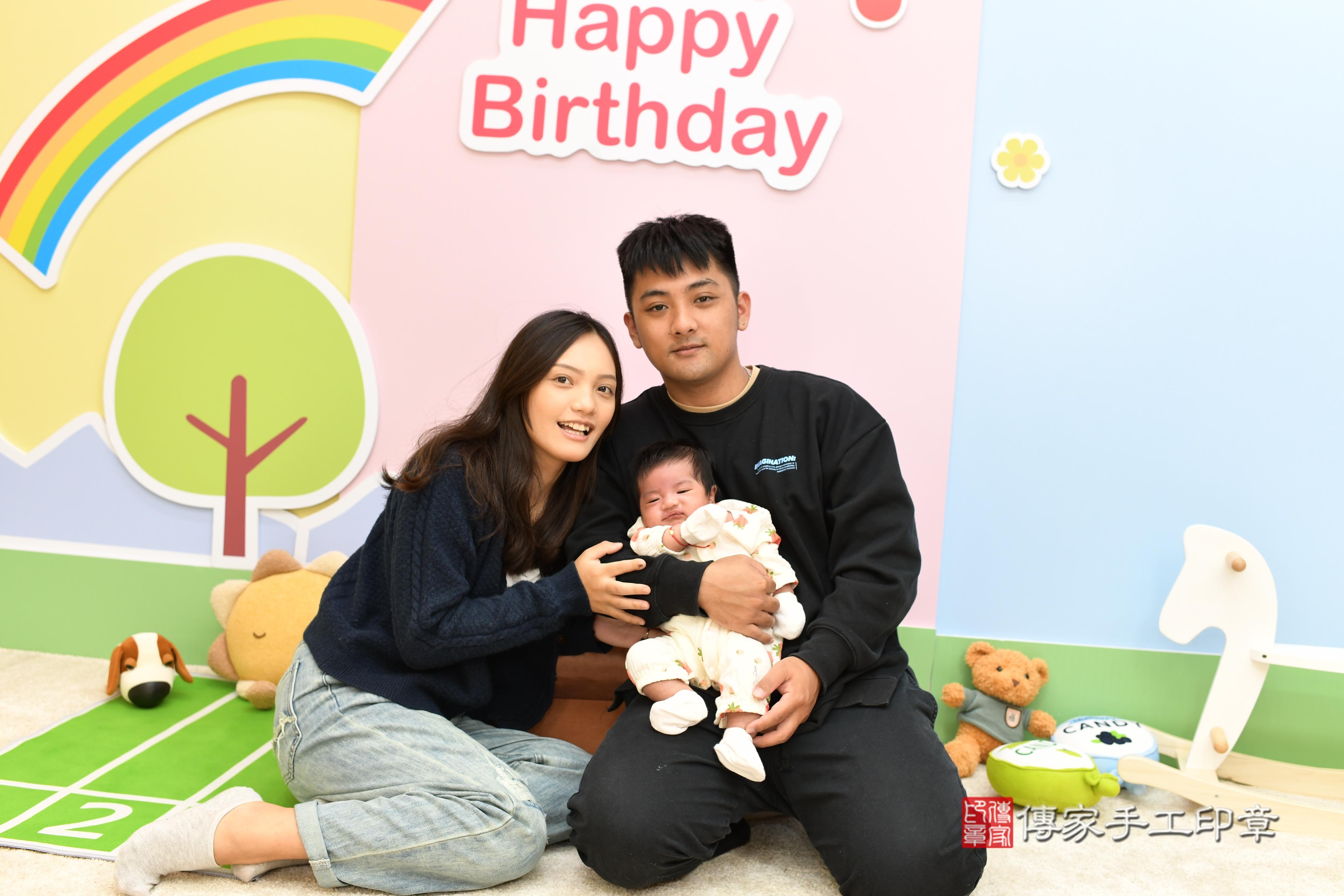 傳家手工印章高雄店、抓周、度脺、美式風會場、傳家嬰兒古禮、吉祥話、抓周道具物品24種、拍照。抓周證書。寶寶抓周、滿周歲、生日快樂、祝福