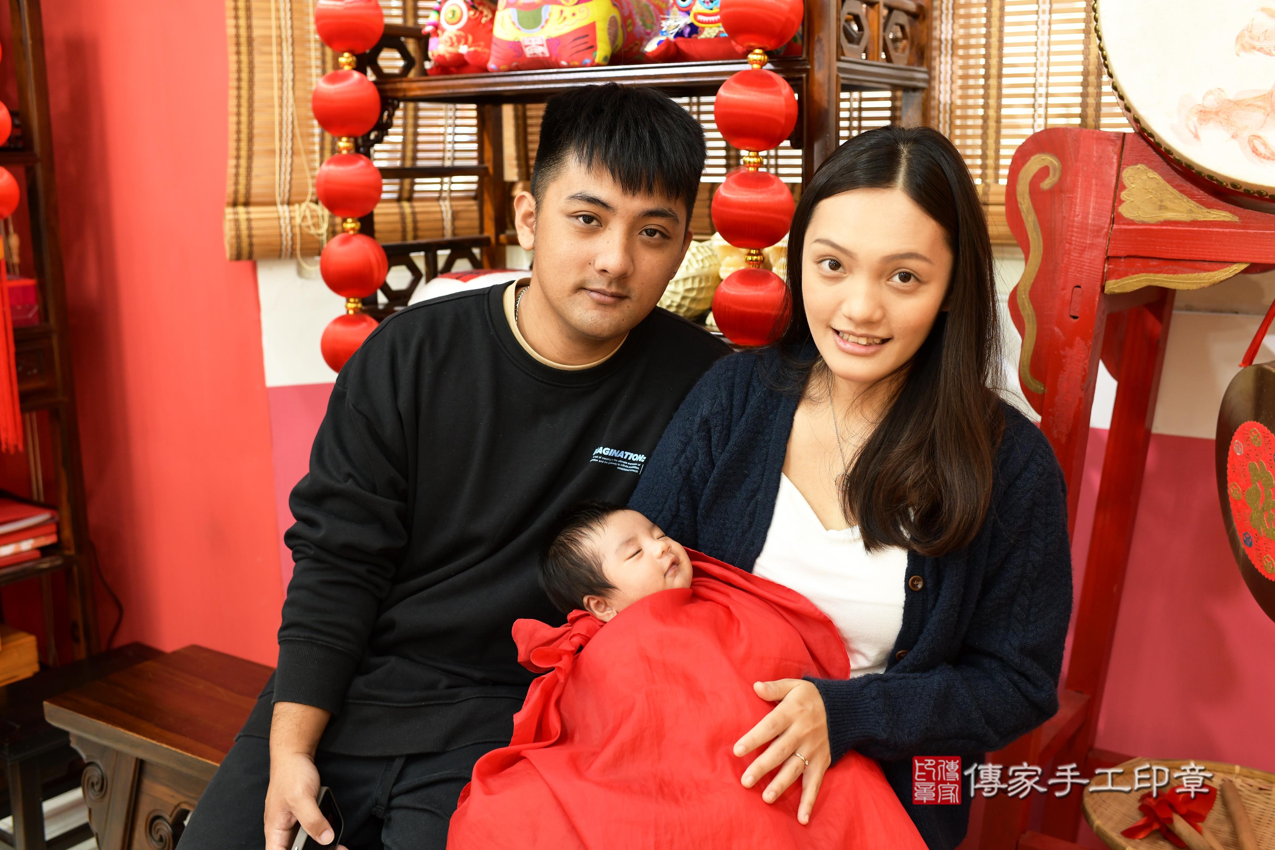 傳家手工印章高雄店、抓周、度脺、美式風會場、傳家嬰兒古禮、吉祥話、抓周道具物品24種、拍照。抓周證書。寶寶抓周、滿周歲、生日快樂、祝福