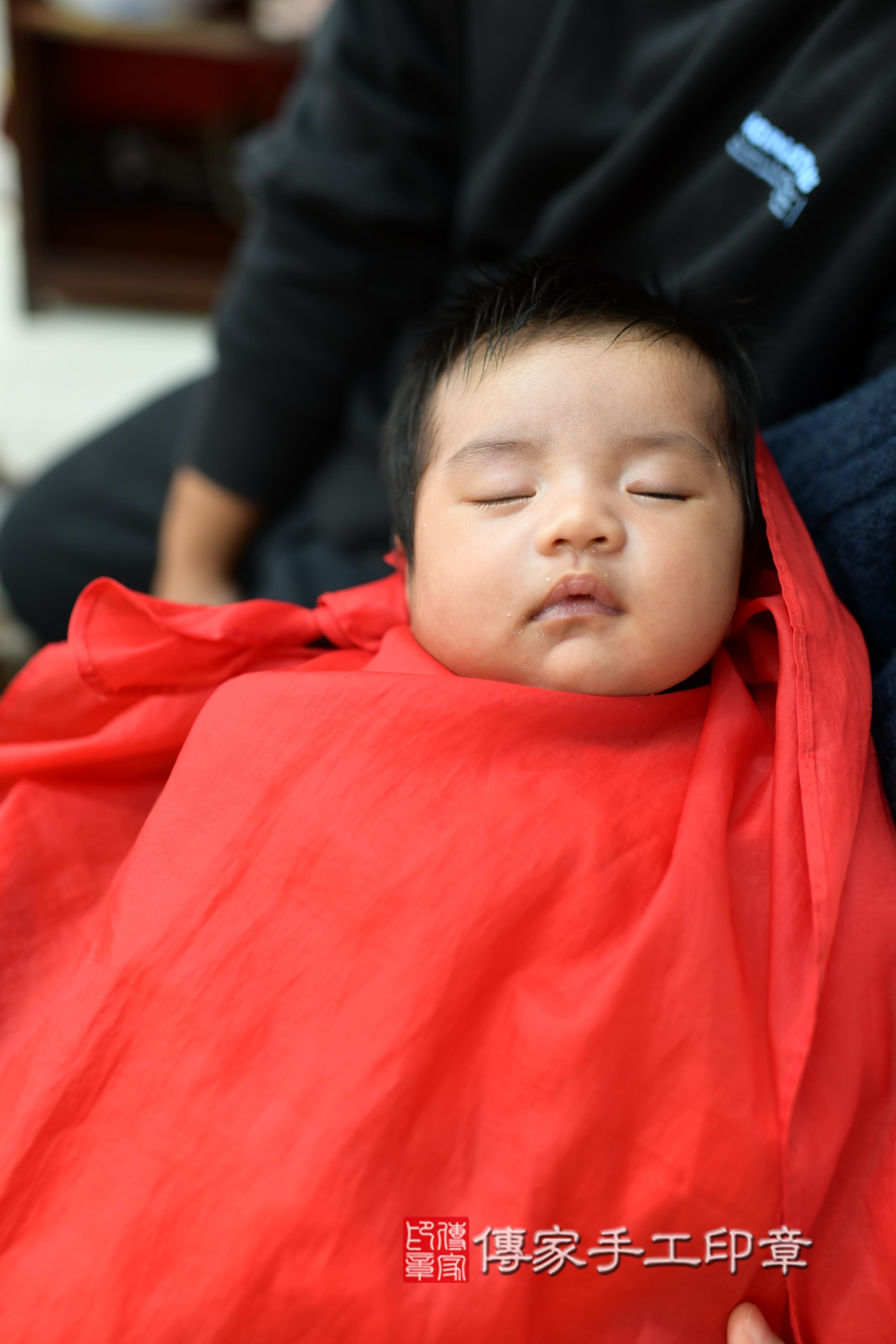 傳家手工印章高雄店、抓周、度脺、美式風會場、傳家嬰兒古禮、吉祥話、抓周道具物品24種、拍照。抓周證書。寶寶抓周、滿周歲、生日快樂、祝福