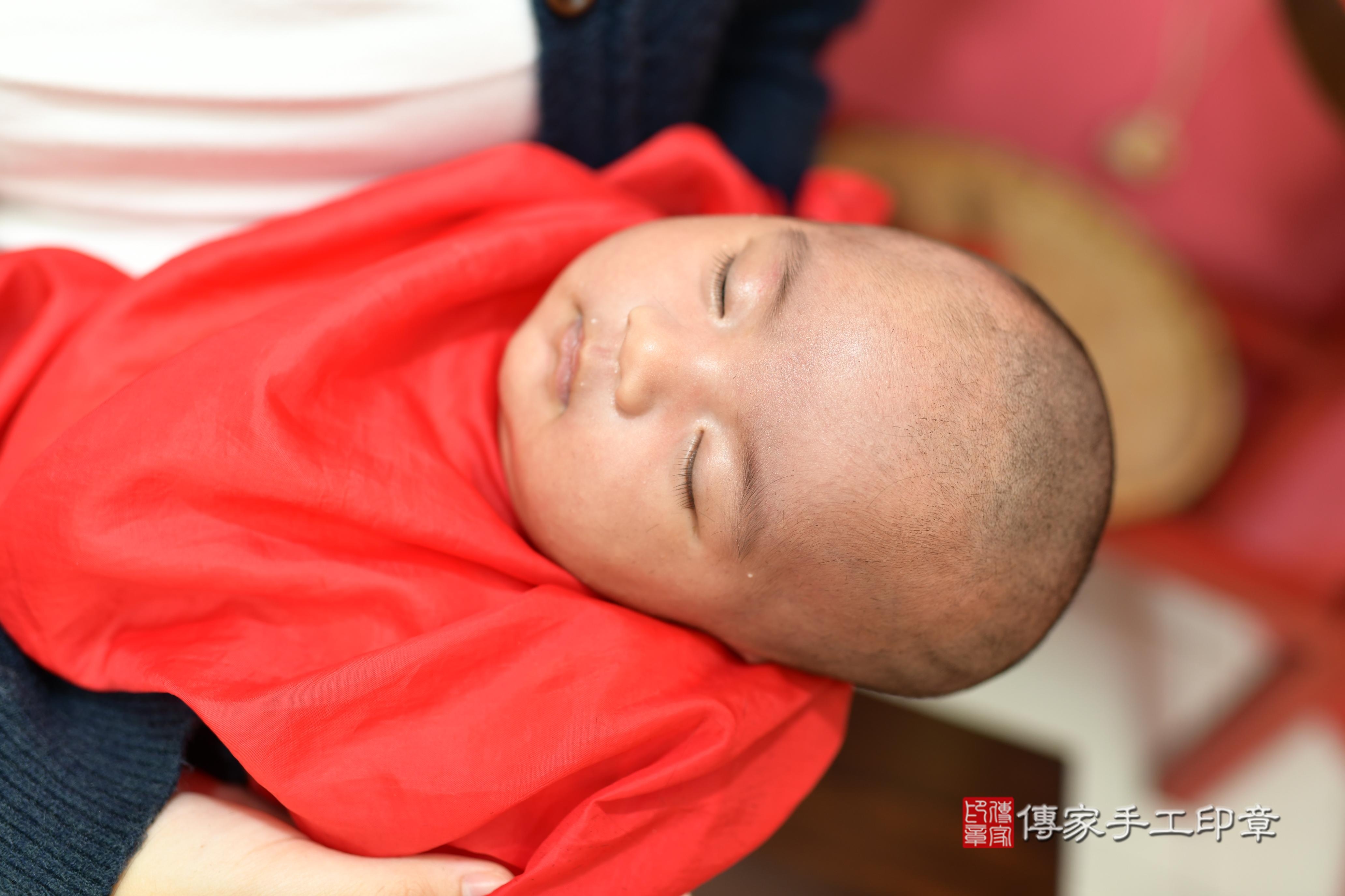 傳家手工印章高雄店、抓周、度脺、美式風會場、傳家嬰兒古禮、吉祥話、抓周道具物品24種、拍照。抓周證書。寶寶抓周、滿周歲、生日快樂、祝福