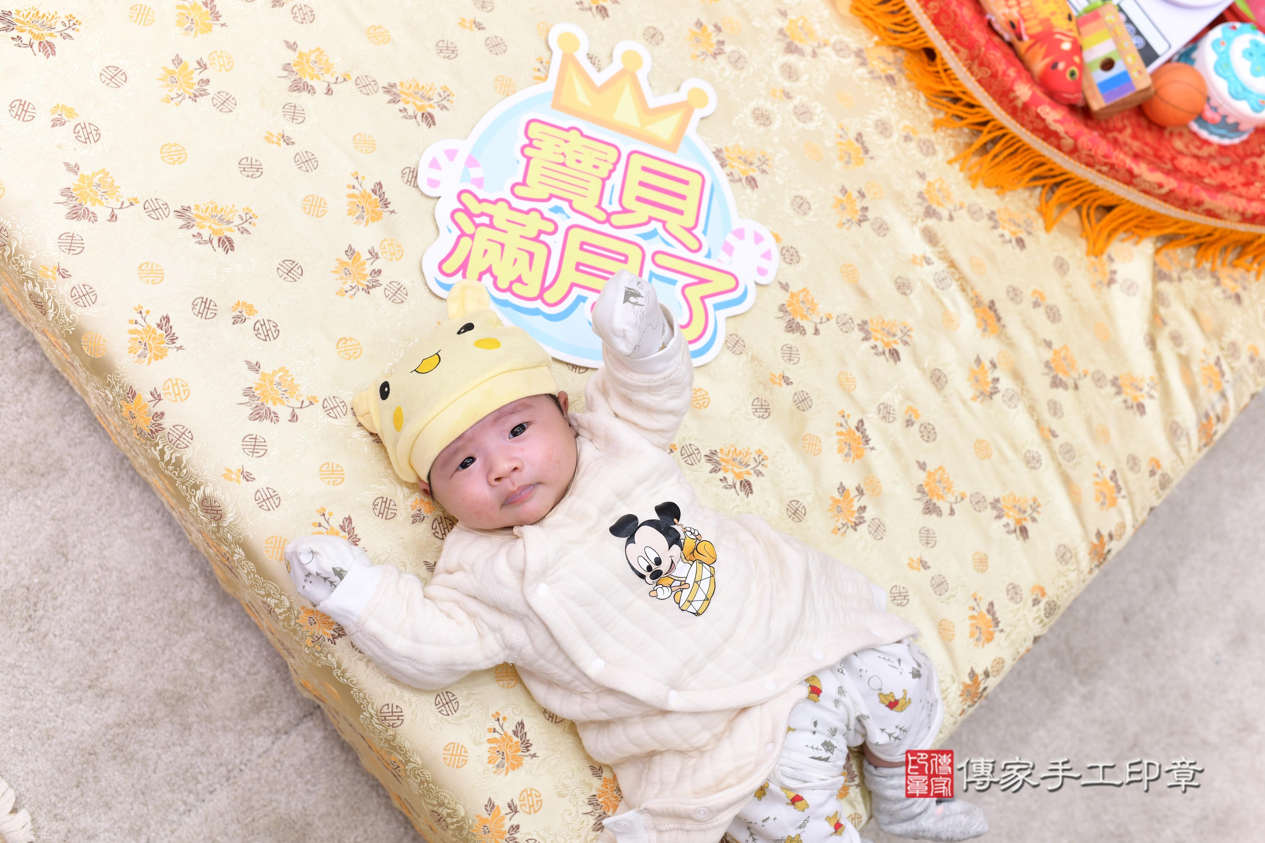 傳家手工印章高雄店、抓周、度脺、美式風會場、傳家嬰兒古禮、吉祥話、抓周道具物品24種、拍照。抓周證書。寶寶抓周、滿周歲、生日快樂、祝福