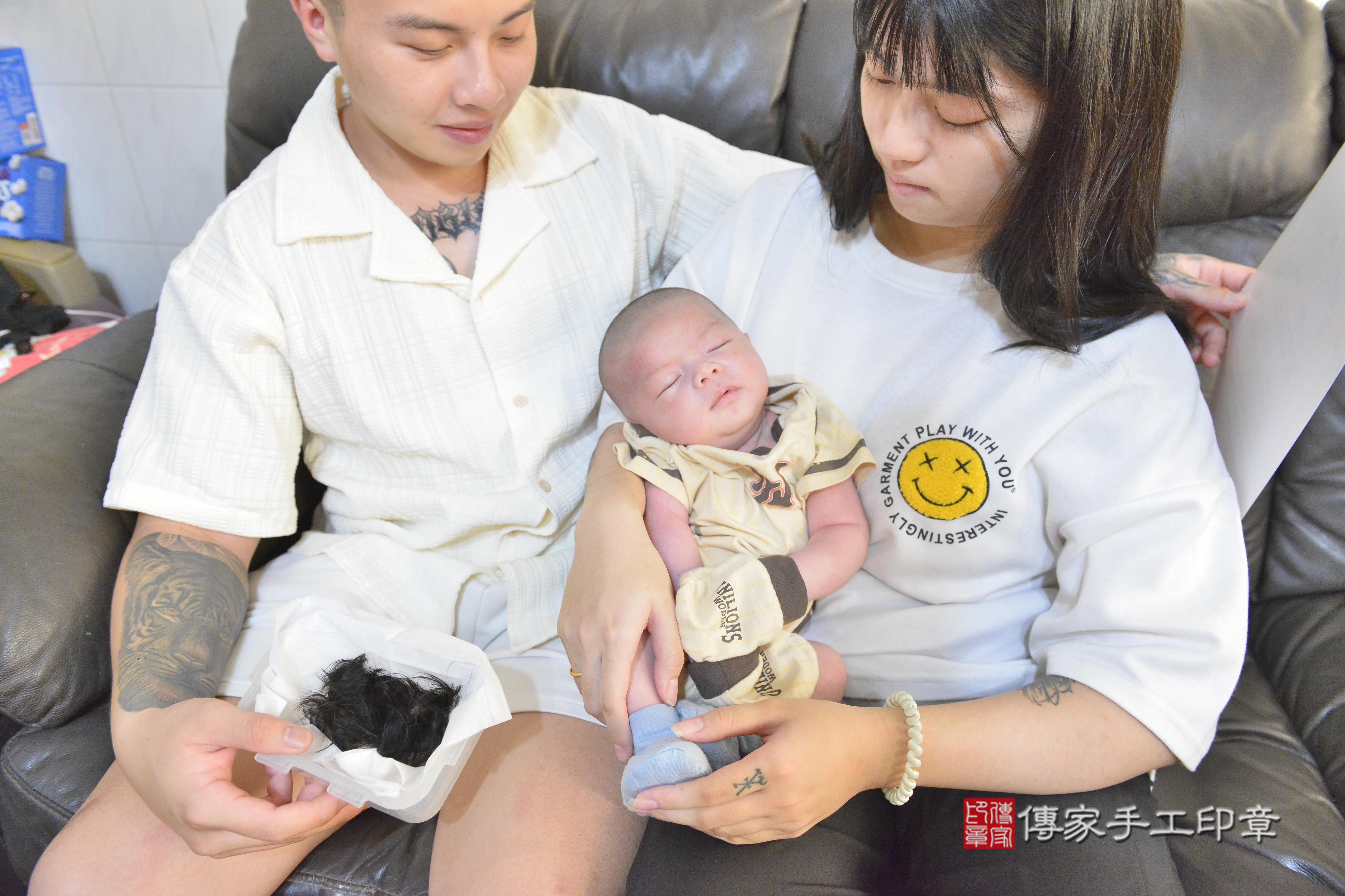 傳家手工印章高雄店、抓周、度脺、美式風會場、傳家嬰兒古禮、吉祥話、抓周道具物品24種、拍照。抓周證書。寶寶抓周、滿周歲、生日快樂、祝福