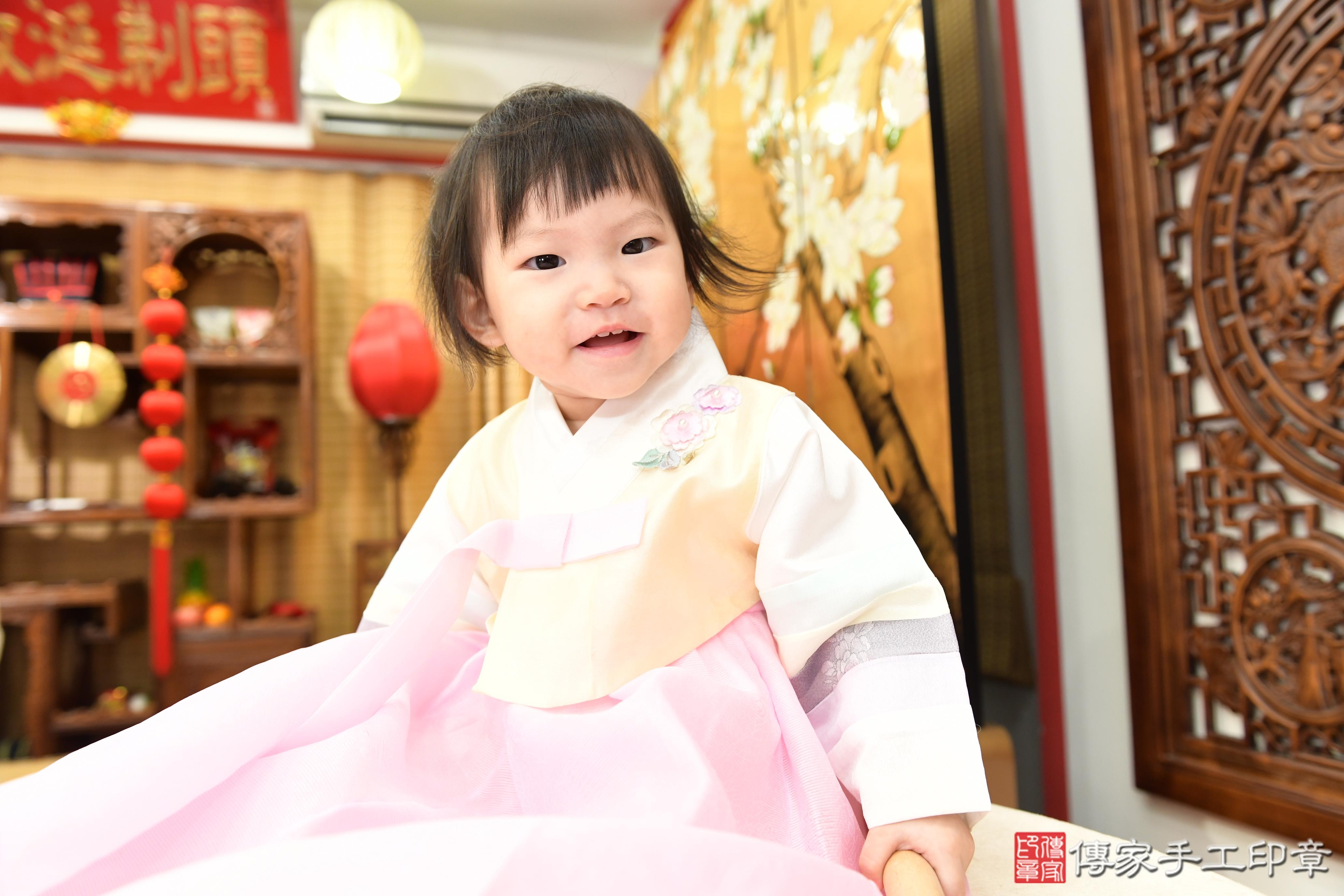 傳家手工印章台南店、抓周、度脺、美式風會場、傳家嬰兒古禮、吉祥話、抓周道具物品24種、拍照。抓周證書。寶寶抓周、滿周歲、生日快樂、祝福 傳家手工印章台南店、抓周、度脺、美式風會場、傳家嬰兒古禮、吉祥話、抓周道具物品24種、拍照。抓周證書。寶寶抓周、滿周歲、生日快樂、祝福