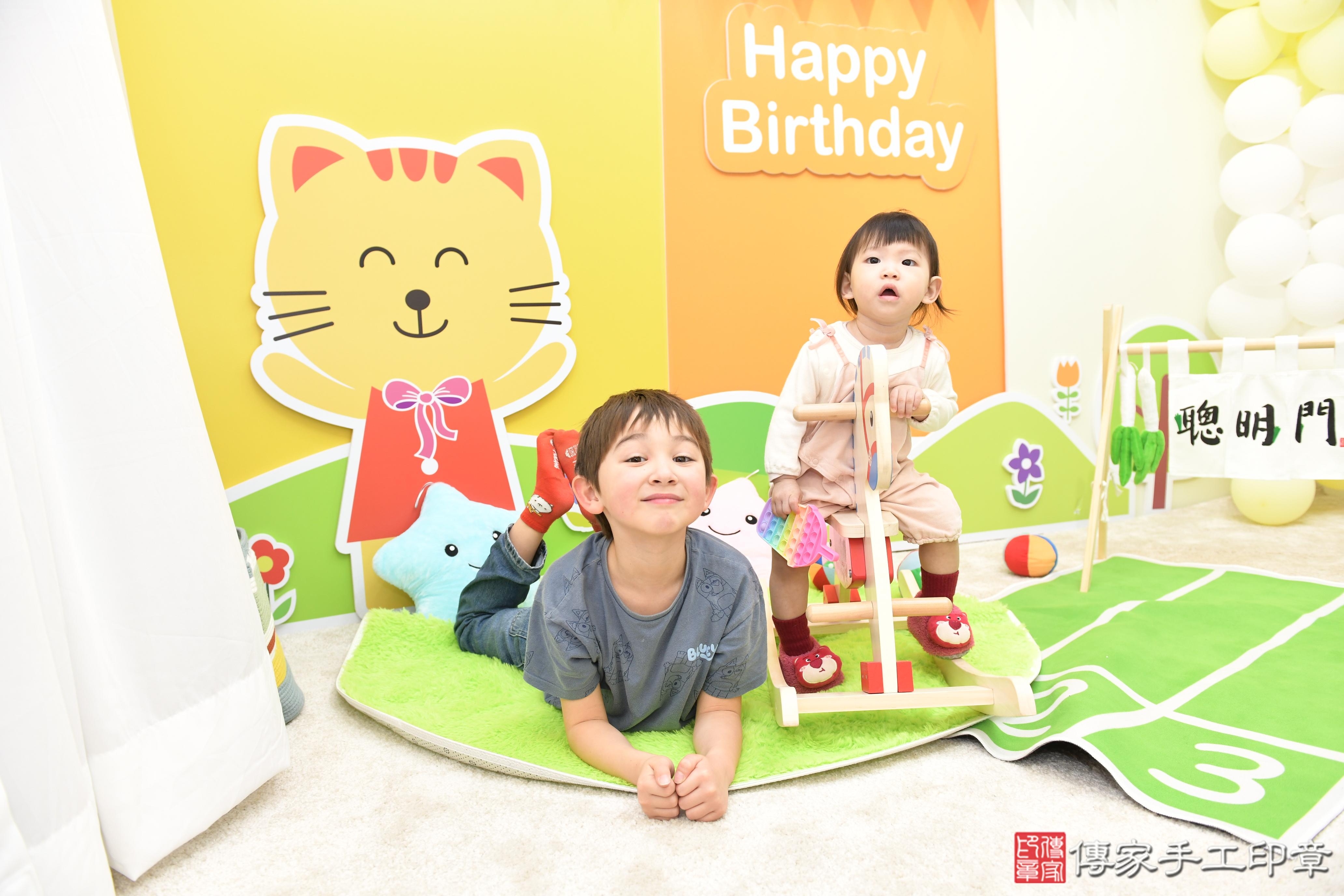 傳家手工印章台南店、抓周、度脺、美式風會場、傳家嬰兒古禮、吉祥話、抓周道具物品24種、拍照。抓周證書。寶寶抓周、滿周歲、生日快樂、祝福 傳家手工印章台南店、抓周、度脺、美式風會場、傳家嬰兒古禮、吉祥話、抓周道具物品24種、拍照。抓周證書。寶寶抓周、滿周歲、生日快樂、祝福