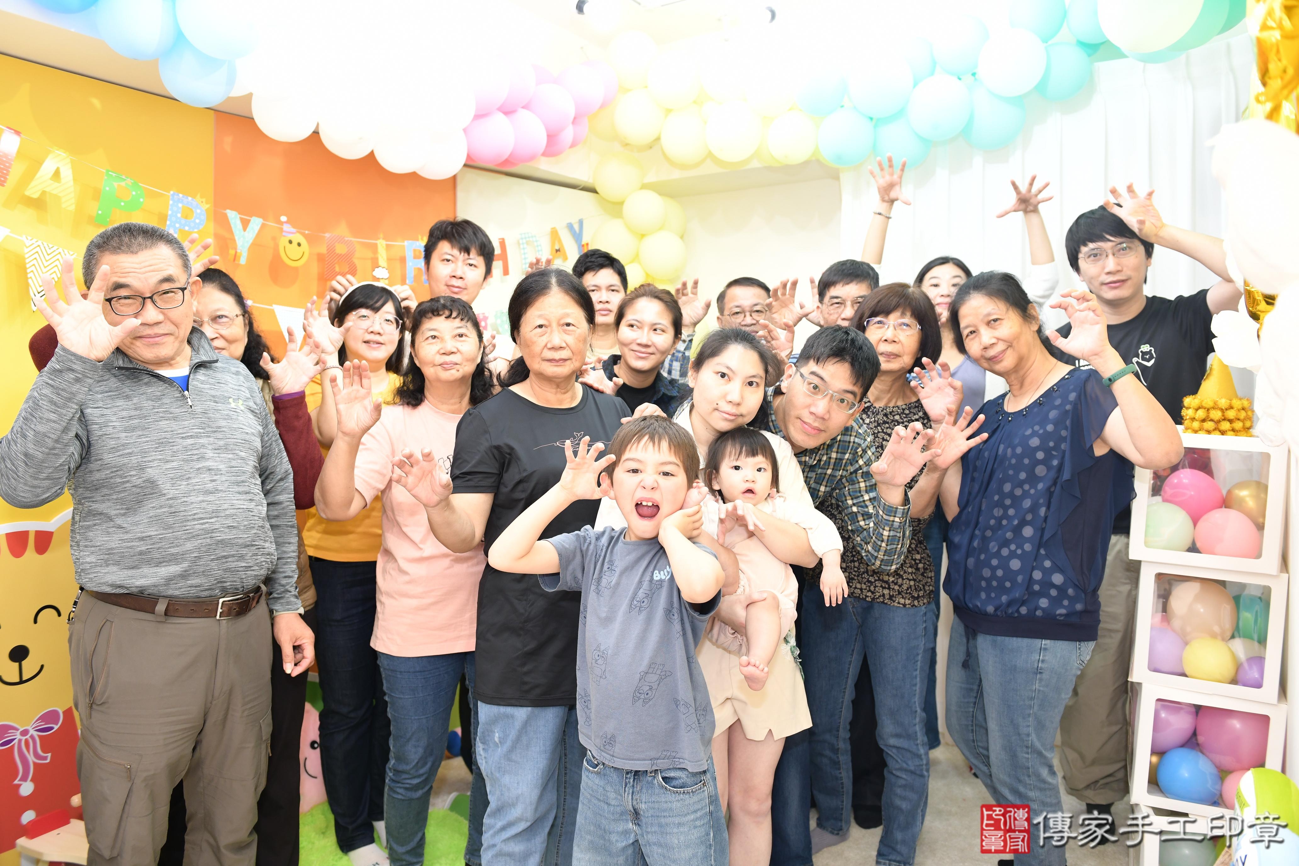 傳家手工印章台南店、抓周、度脺、美式風會場、傳家嬰兒古禮、吉祥話、抓周道具物品24種、拍照。抓周證書。寶寶抓周、滿周歲、生日快樂、祝福 傳家手工印章台南店、抓周、度脺、美式風會場、傳家嬰兒古禮、吉祥話、抓周道具物品24種、拍照。抓周證書。寶寶抓周、滿周歲、生日快樂、祝福