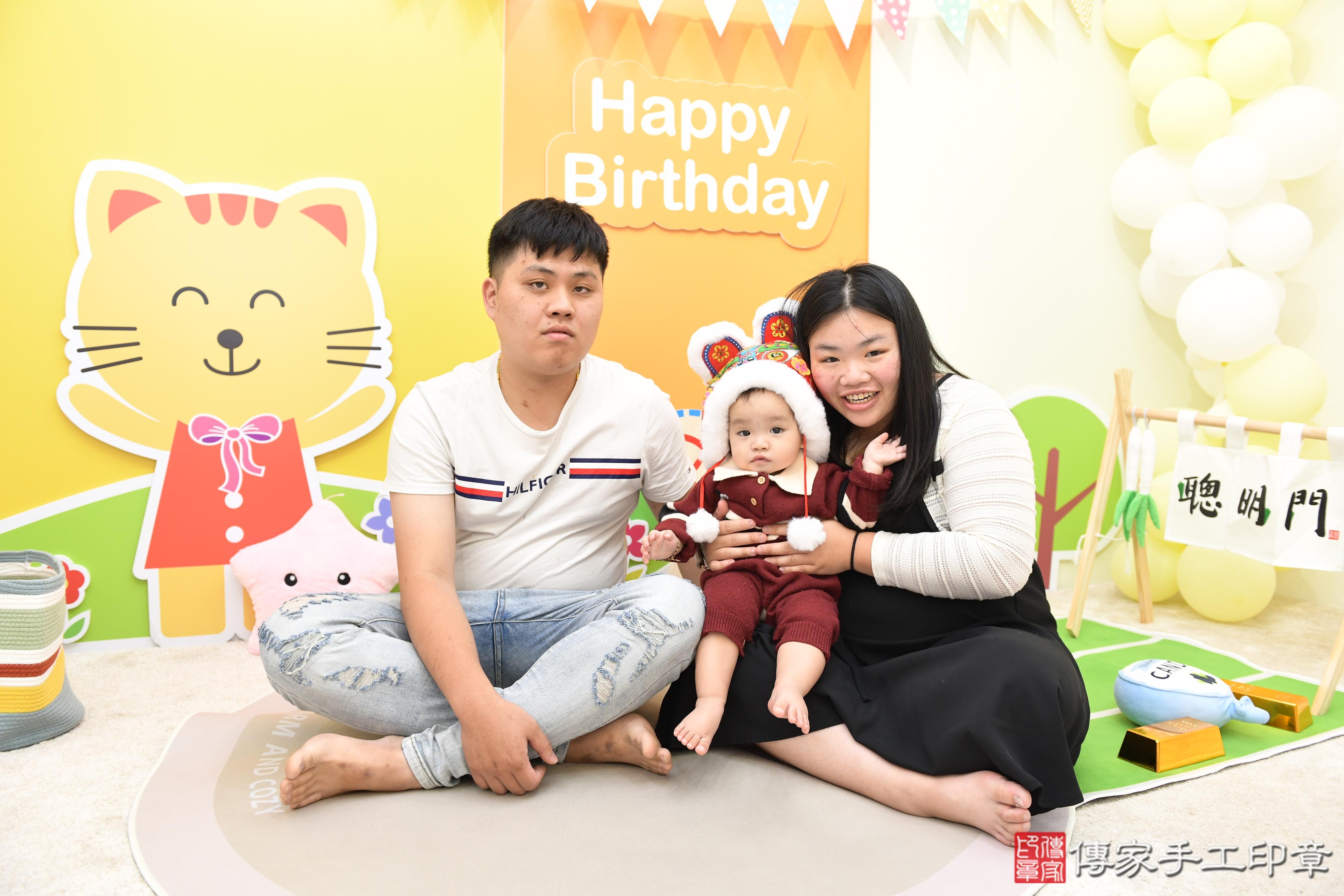 傳家手工印章台南店、抓周、度脺、美式風會場、傳家嬰兒古禮、吉祥話、抓周道具物品24種、拍照。抓周證書。寶寶抓周、滿周歲、生日快樂、祝福