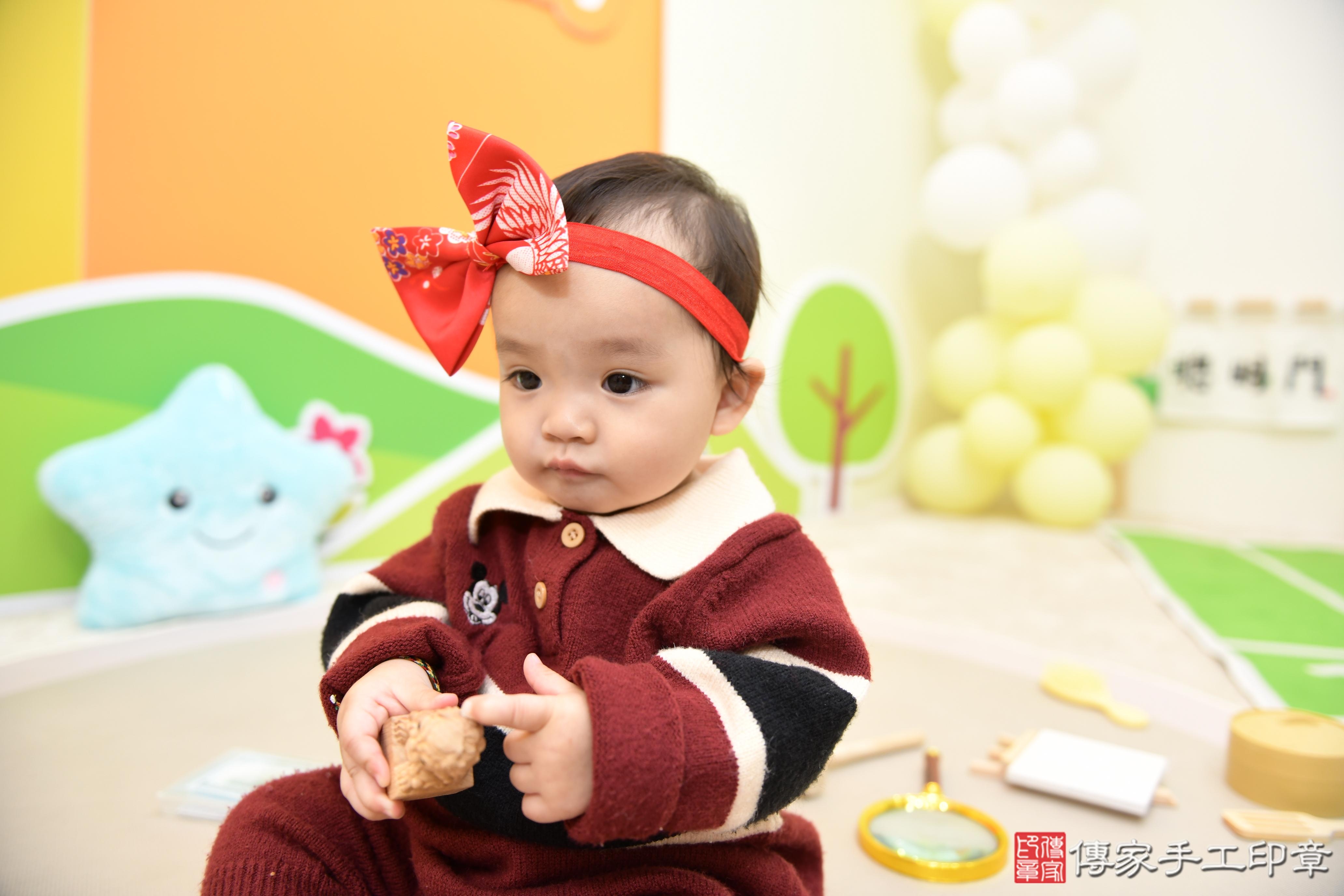 傳家手工印章台南店、抓周、度脺、美式風會場、傳家嬰兒古禮、吉祥話、抓周道具物品24種、拍照。抓周證書。寶寶抓周、滿周歲、生日快樂、祝福