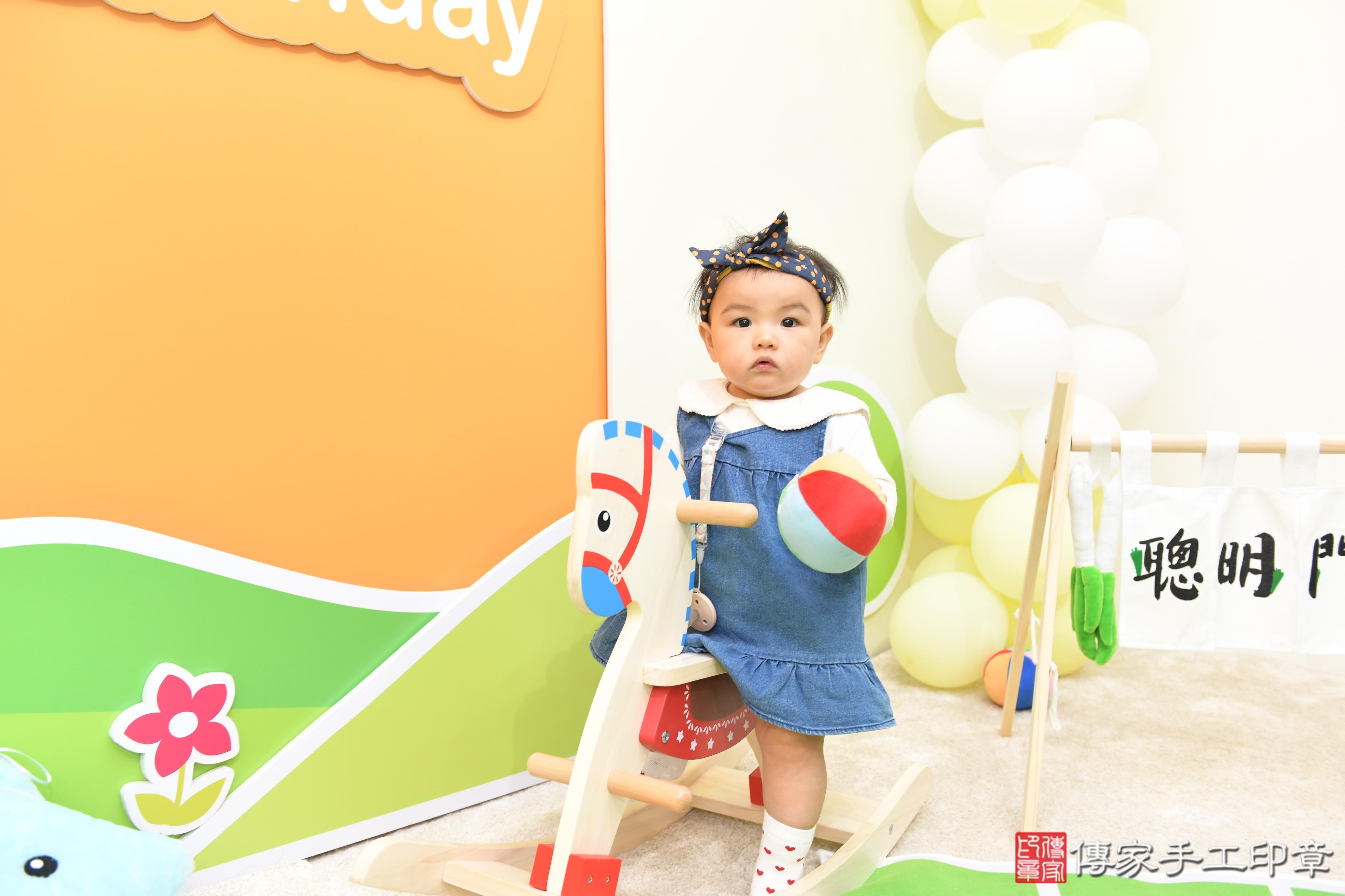 傳家手工印章高雄店、抓周、度脺、美式風會場、傳家嬰兒古禮、吉祥話、抓周道具物品24種、拍照。抓周證書。寶寶抓周、滿周歲、生日快樂、祝福