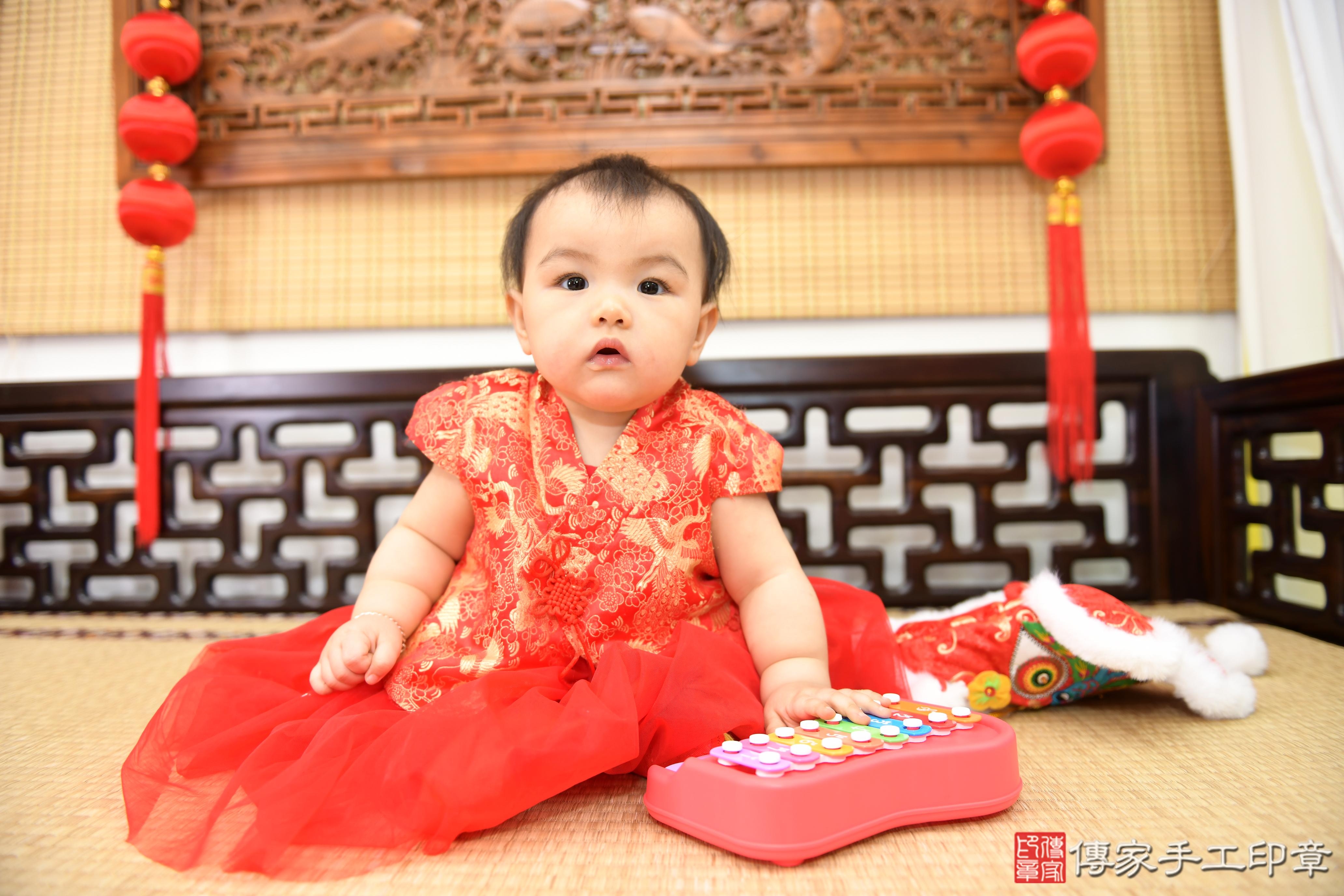 傳家手工印章高雄店、抓周、度脺、美式風會場、傳家嬰兒古禮、吉祥話、抓周道具物品24種、拍照。抓周證書。寶寶抓周、滿周歲、生日快樂、祝福
