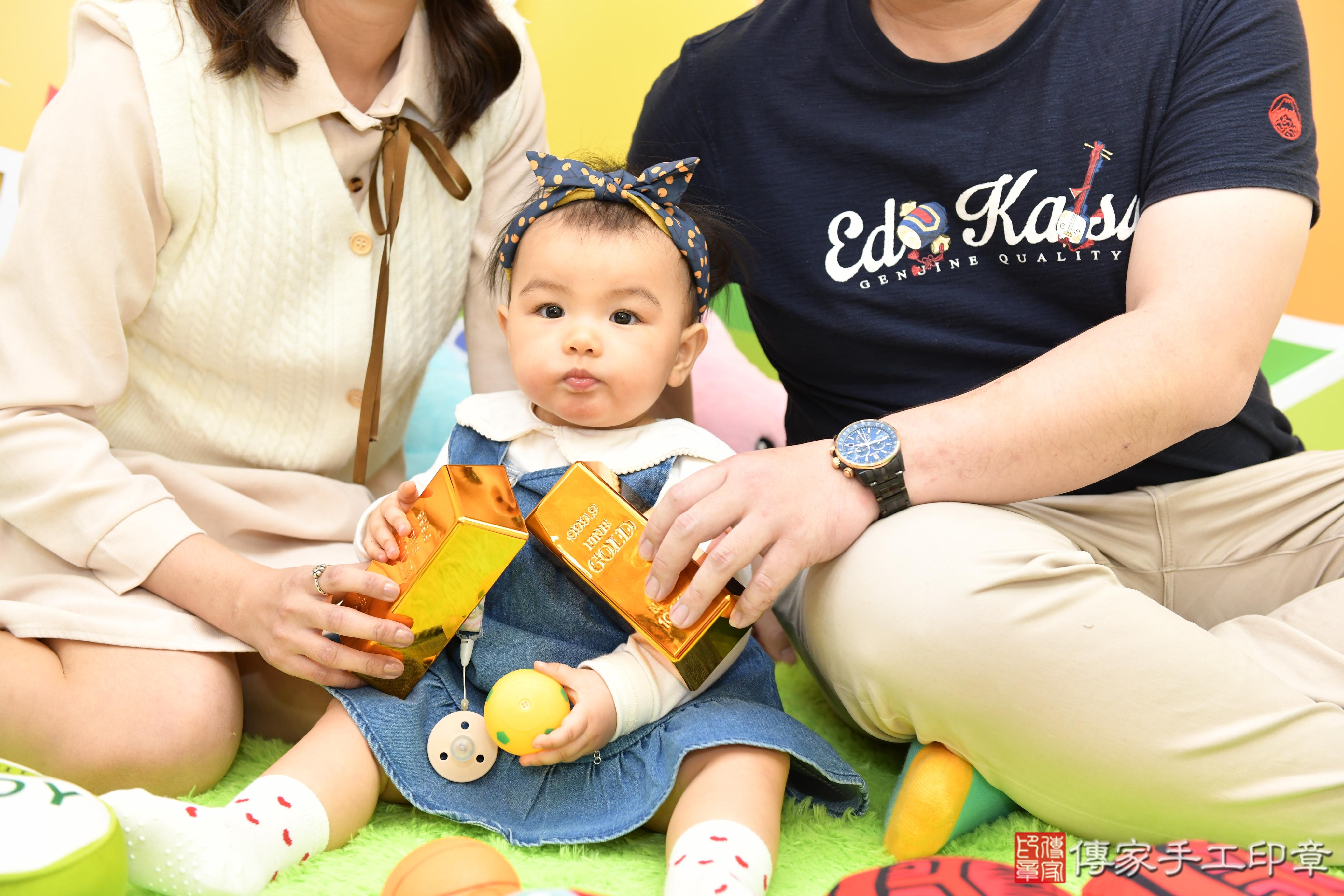 傳家手工印章高雄店、抓周、度脺、美式風會場、傳家嬰兒古禮、吉祥話、抓周道具物品24種、拍照。抓周證書。寶寶抓周、滿周歲、生日快樂、祝福