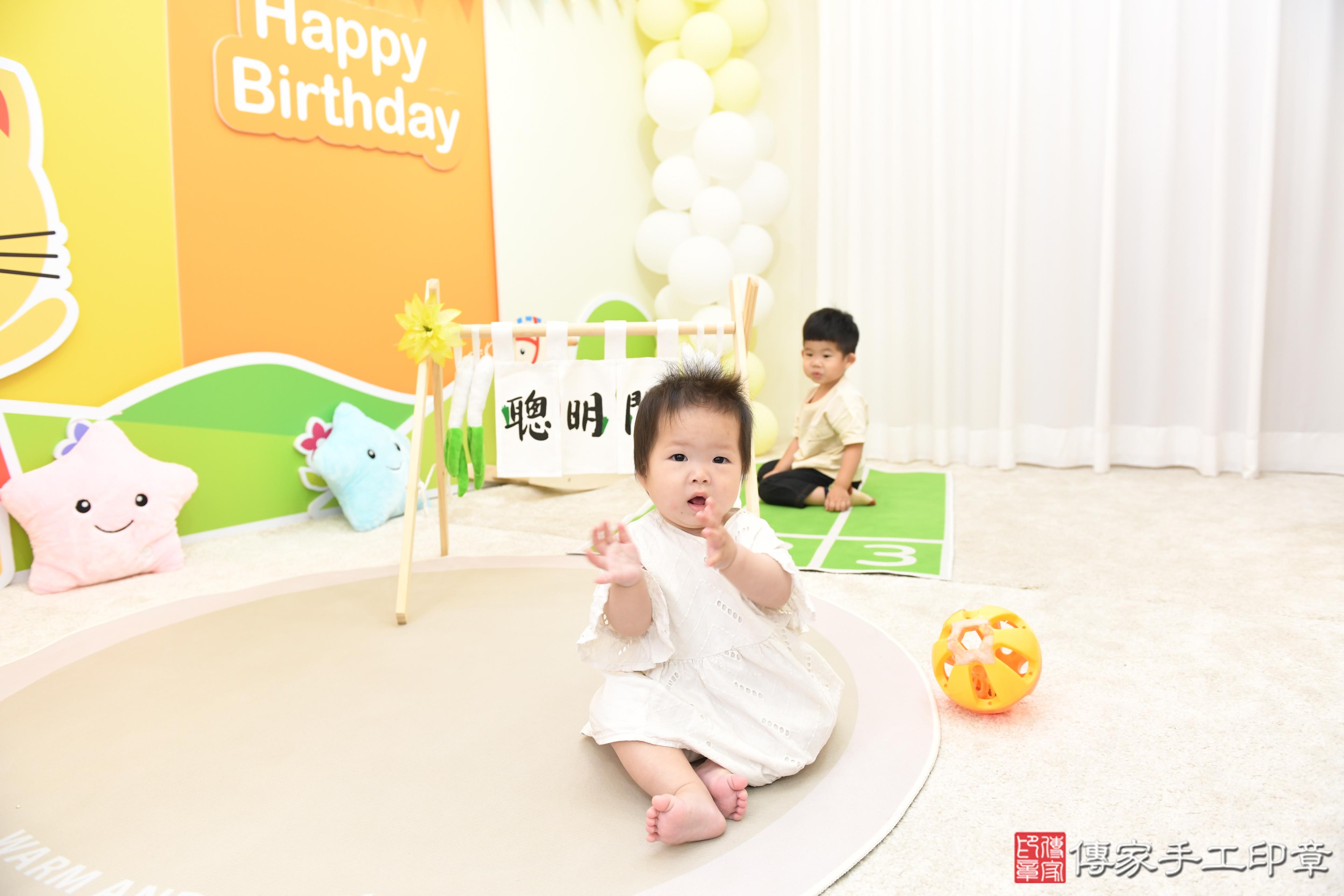 傳家手工印章高雄店、抓周、度脺、美式風會場、傳家嬰兒古禮、吉祥話、抓周道具物品24種、拍照。抓周證書。寶寶抓周、滿周歲、生日快樂、祝福 傳家手工印章高雄店、抓周、度脺、美式風會場、傳家嬰兒古禮、吉祥話、抓周道具物品24種、拍照。抓周證書。寶寶抓周、滿周歲、生日快樂、祝福