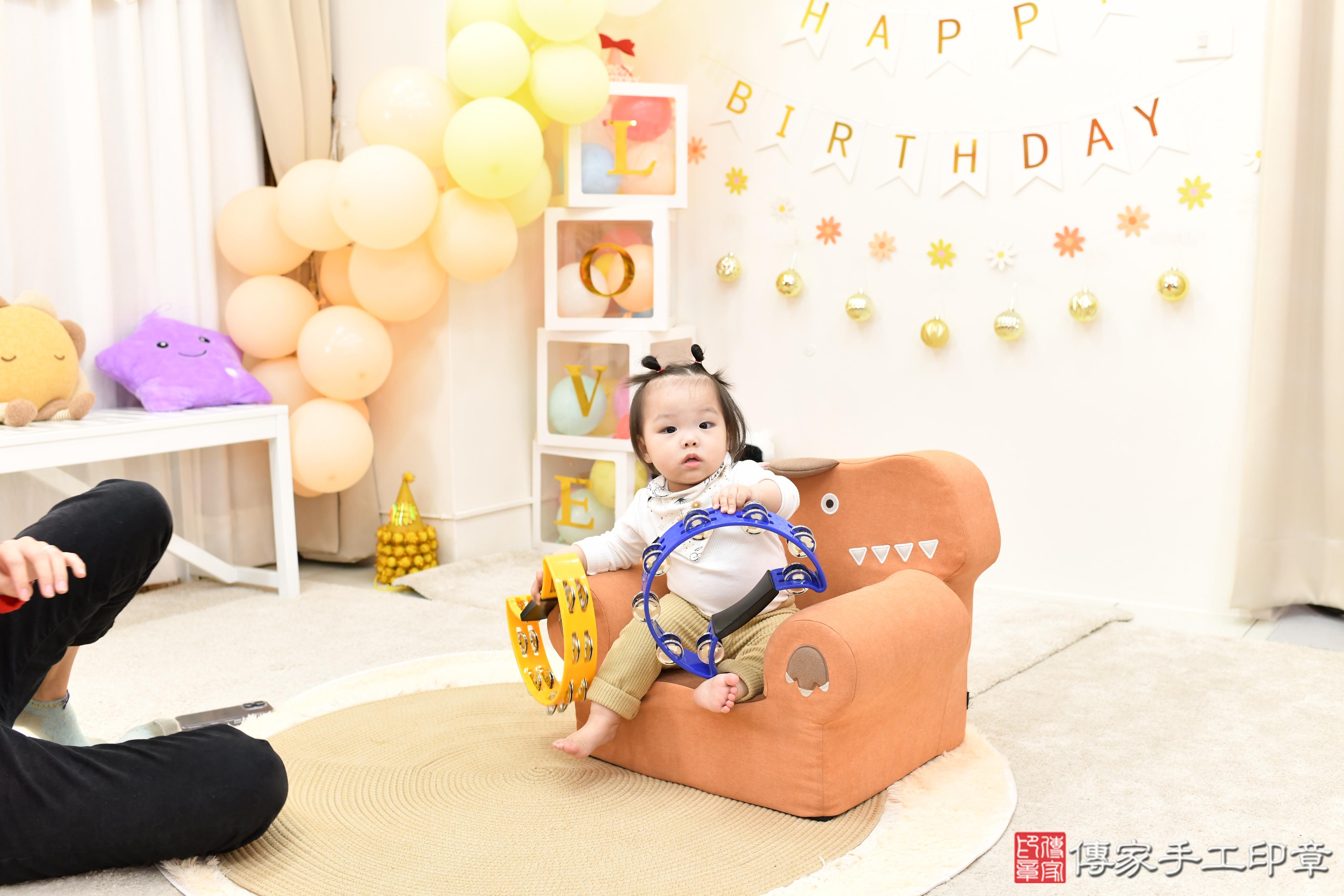 傳家手工印章高雄店、抓周、度脺、美式風會場、傳家嬰兒古禮、吉祥話、抓周道具物品24種、拍照。抓周證書。寶寶抓周、滿周歲、生日快樂、祝福