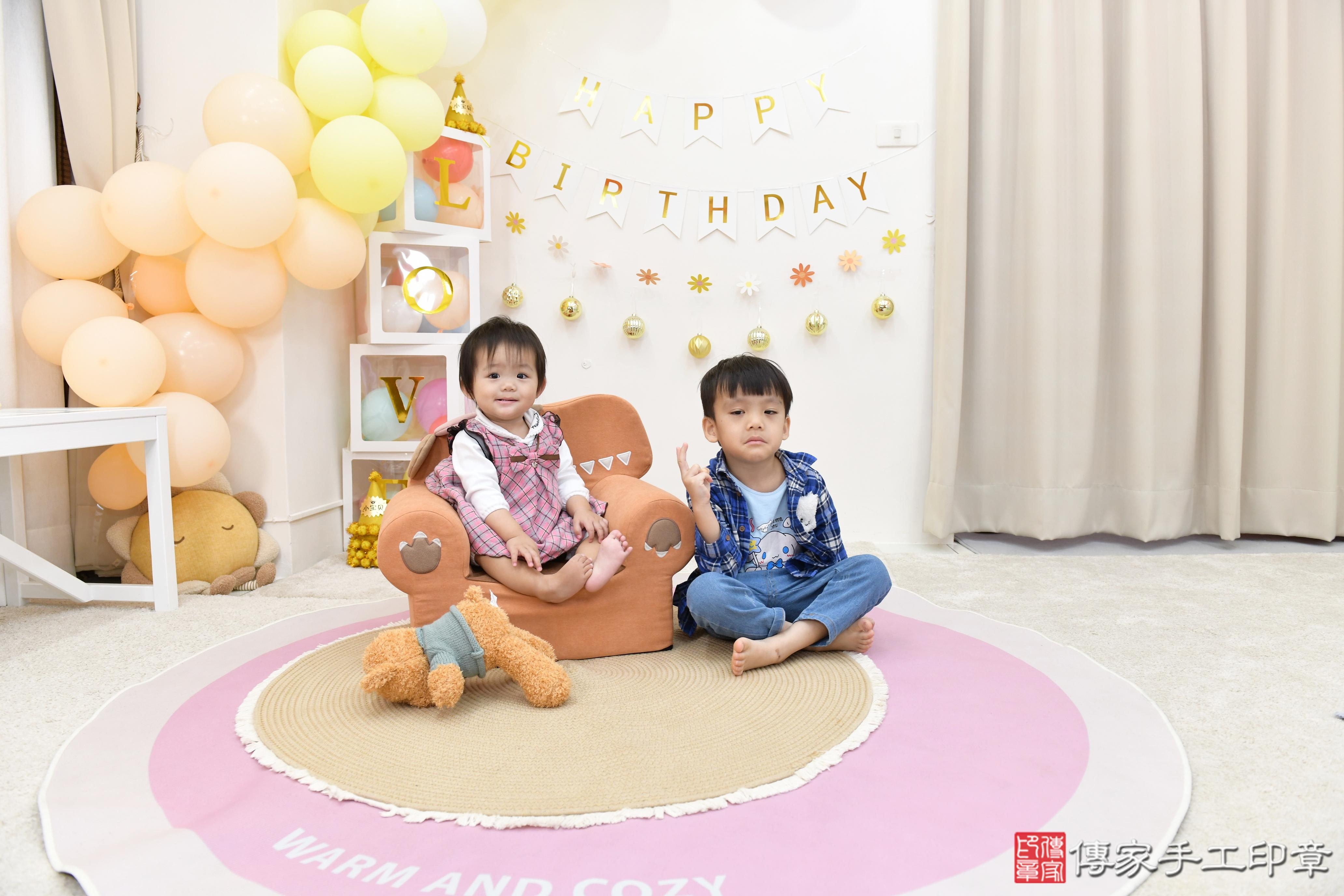 傳家手工印章高雄店、抓周、度脺、美式風會場、傳家嬰兒古禮、吉祥話、抓周道具物品24種、拍照。抓周證書。寶寶抓周、滿周歲、生日快樂、祝福