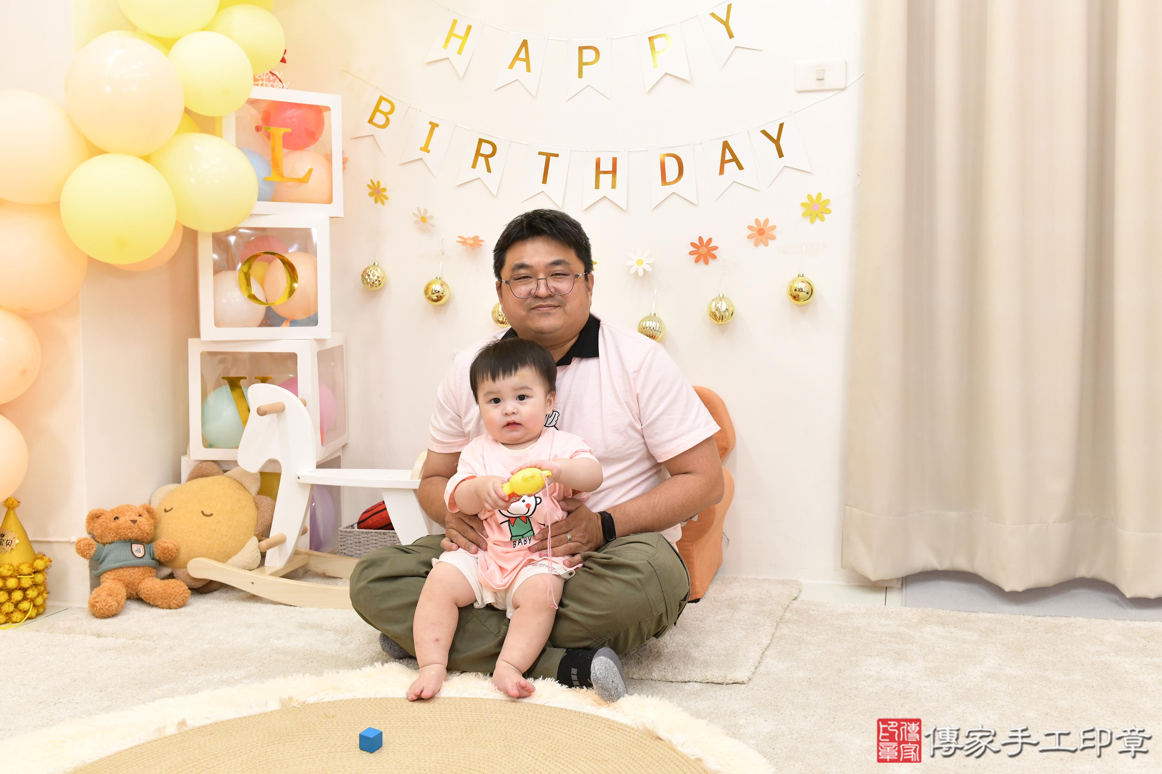 傳家手工印章高雄店、抓周、度脺、美式風會場、傳家嬰兒古禮、吉祥話、抓周道具物品24種、拍照。抓周證書。寶寶抓周、滿周歲、生日快樂、祝福