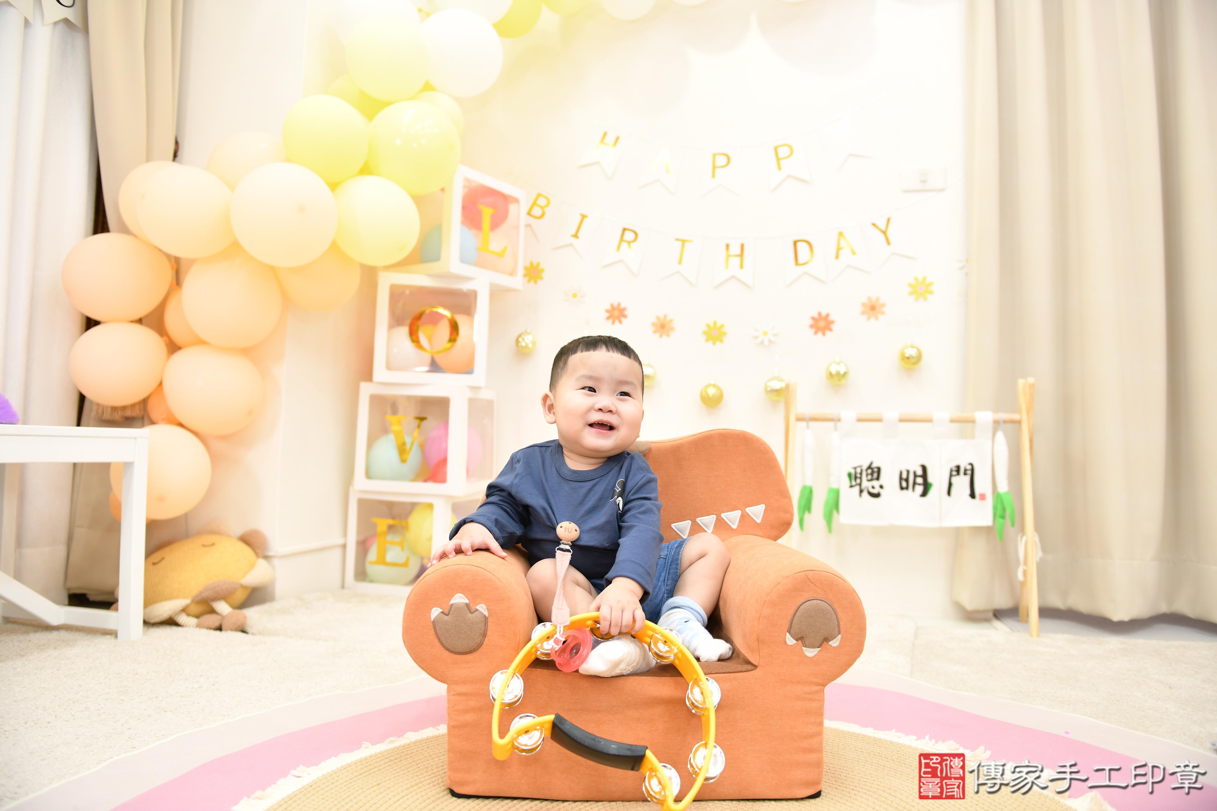 傳家手工印章高雄店、抓周、度脺、美式風會場、傳家嬰兒古禮、吉祥話、抓周道具物品24種、拍照。抓周證書。寶寶抓周、滿周歲、生日快樂、祝福