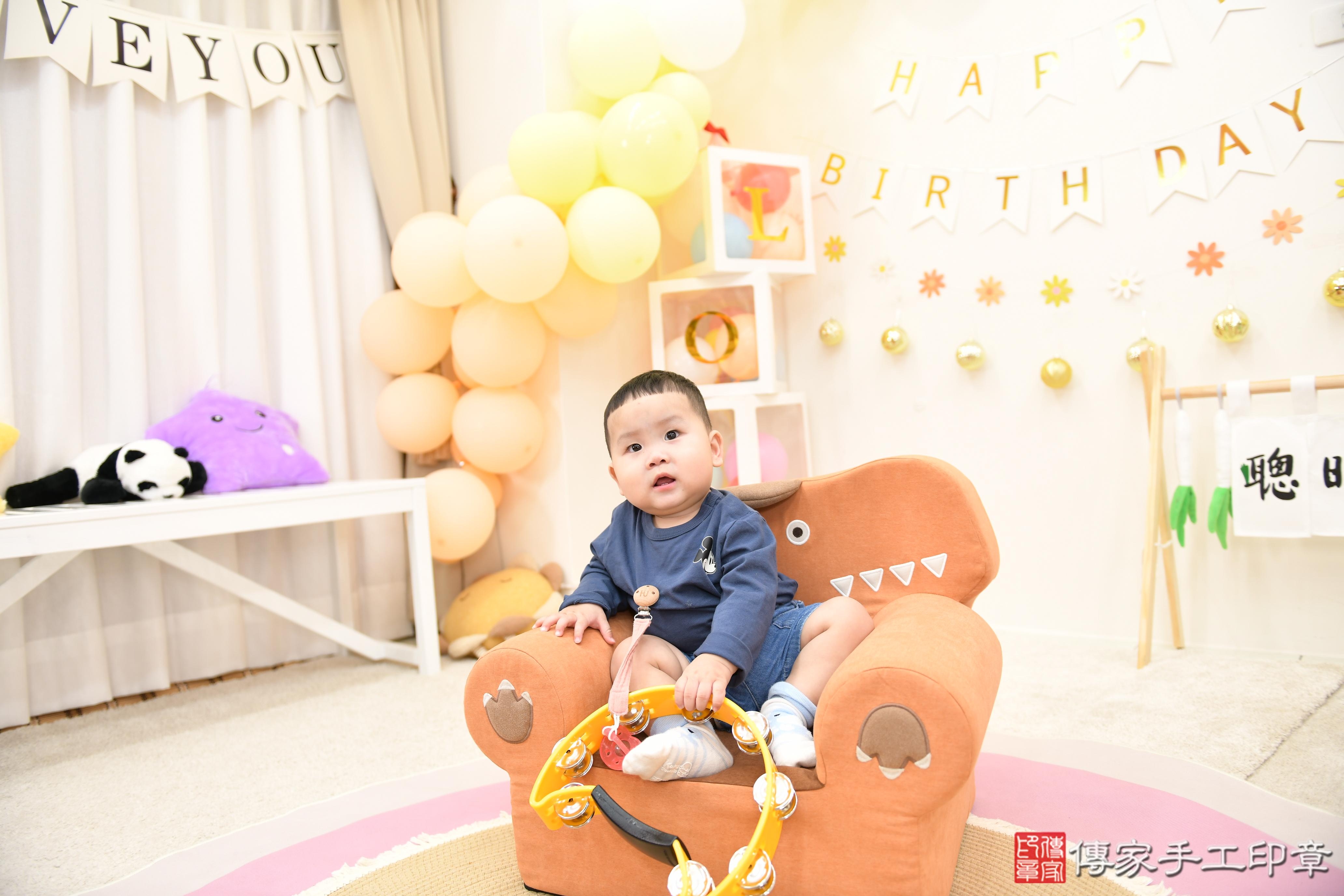 傳家手工印章高雄店、抓周、度脺、美式風會場、傳家嬰兒古禮、吉祥話、抓周道具物品24種、拍照。抓周證書。寶寶抓周、滿周歲、生日快樂、祝福