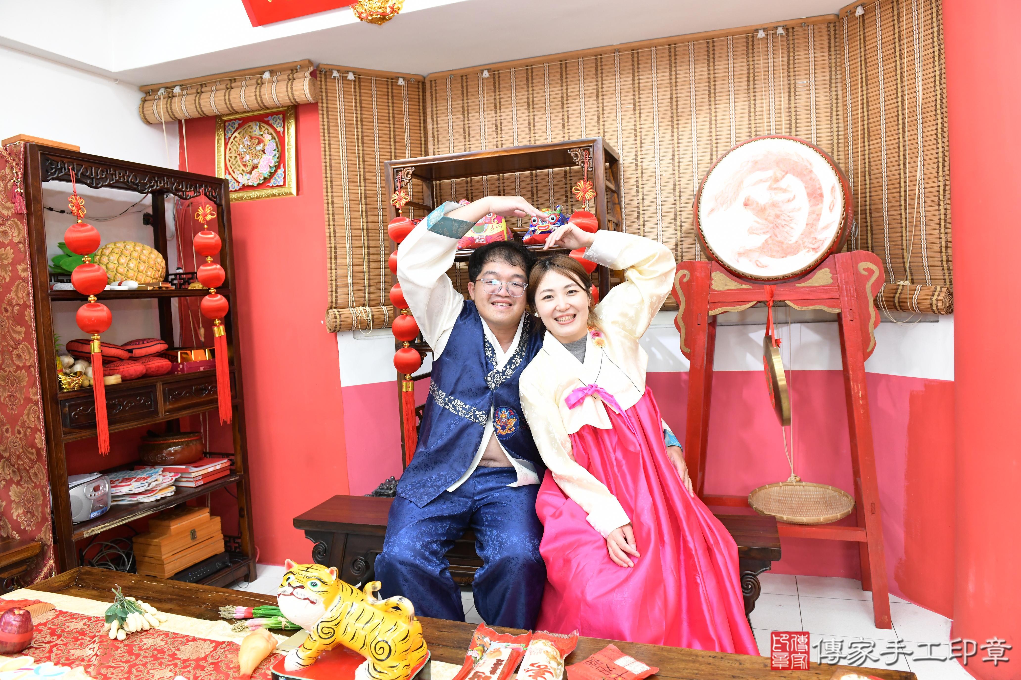 傳家手工印章高雄店、抓周、度脺、美式風會場、傳家嬰兒古禮、吉祥話、抓周道具物品24種、拍照。抓周證書。寶寶抓周、滿周歲、生日快樂、祝福