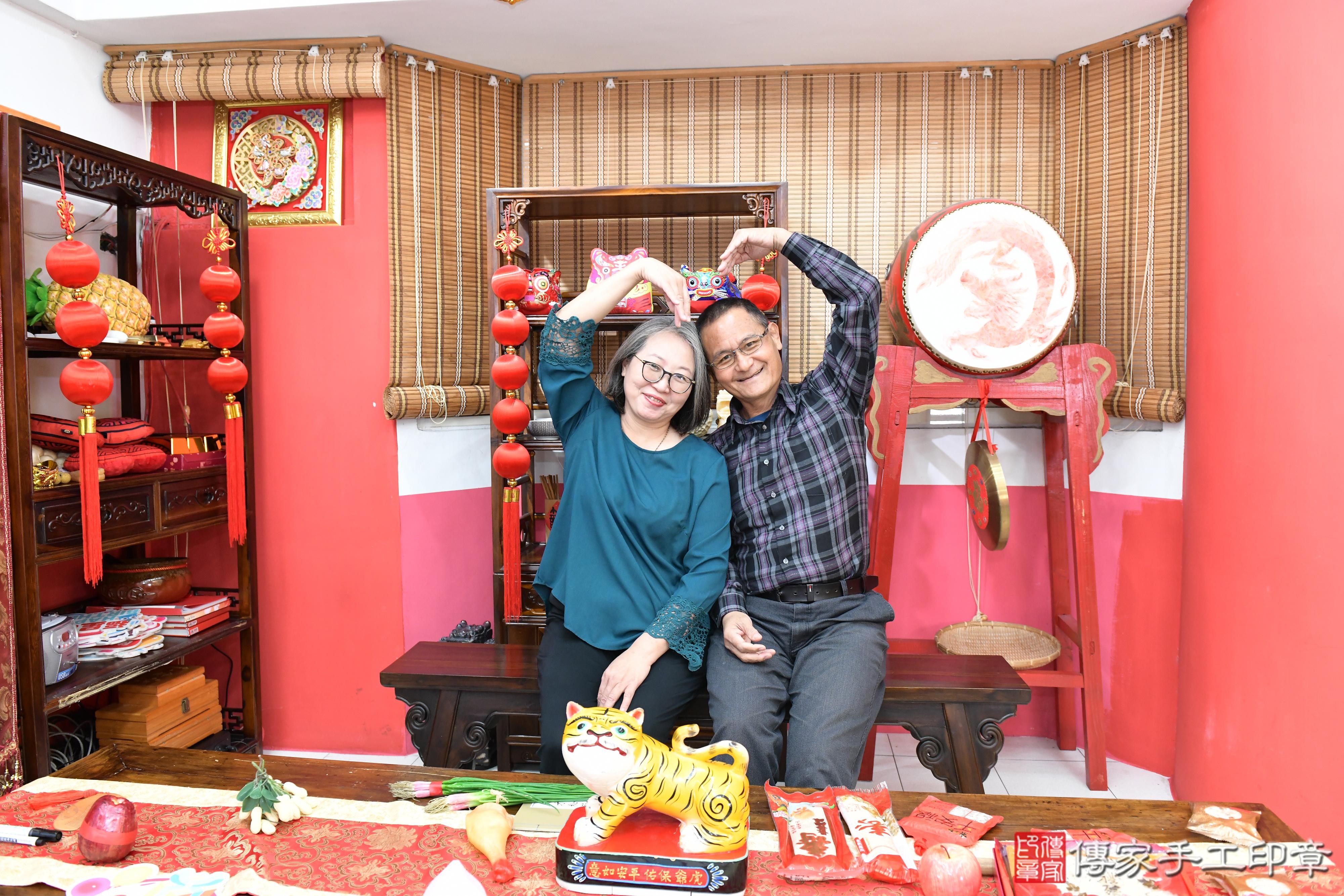 傳家手工印章高雄店、抓周、度脺、美式風會場、傳家嬰兒古禮、吉祥話、抓周道具物品24種、拍照。抓周證書。寶寶抓周、滿周歲、生日快樂、祝福