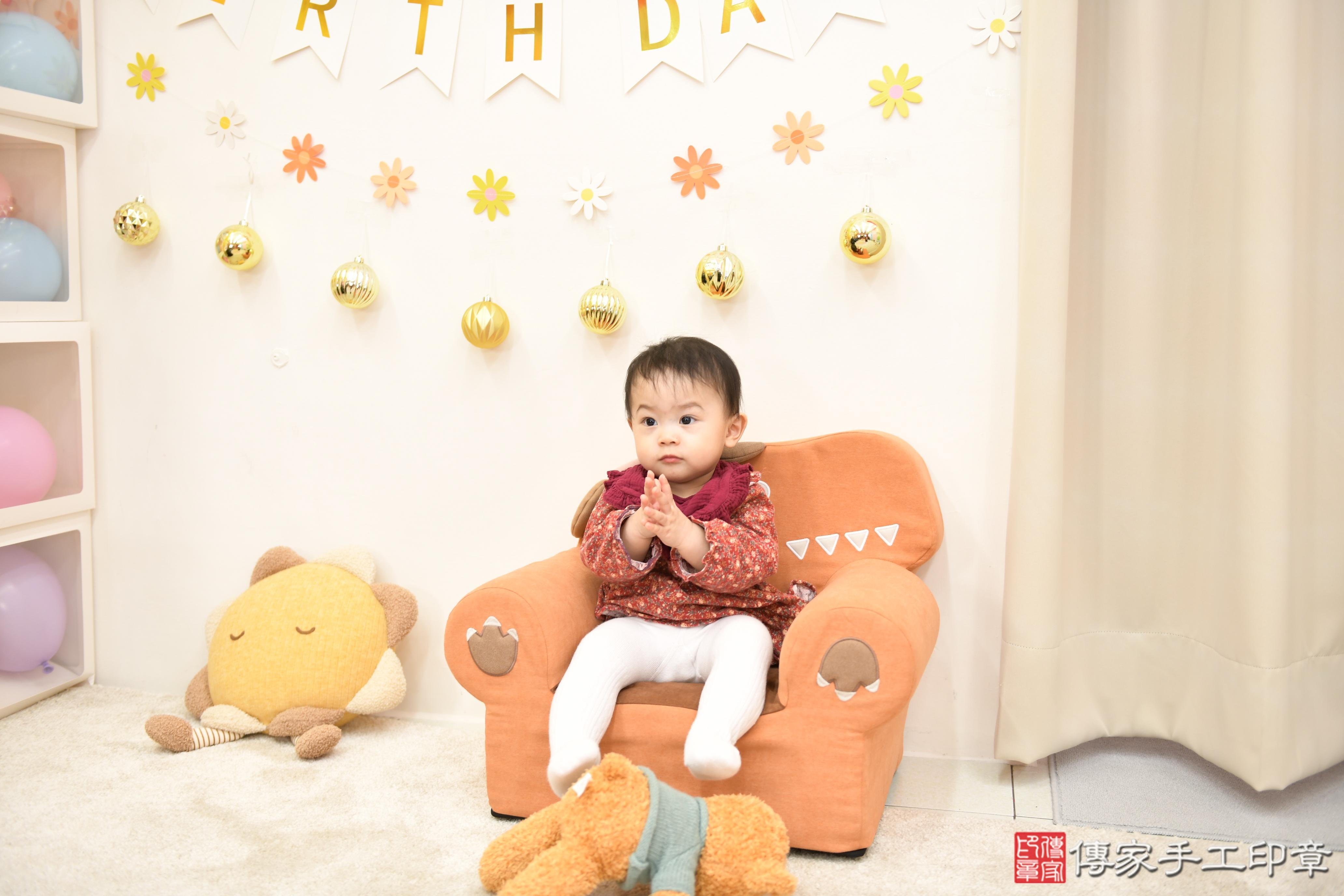 傳家手工印章高雄店、抓周、度脺、美式風會場、傳家嬰兒古禮、吉祥話、抓周道具物品24種、拍照。抓周證書。寶寶抓周、滿周歲、生日快樂、祝福