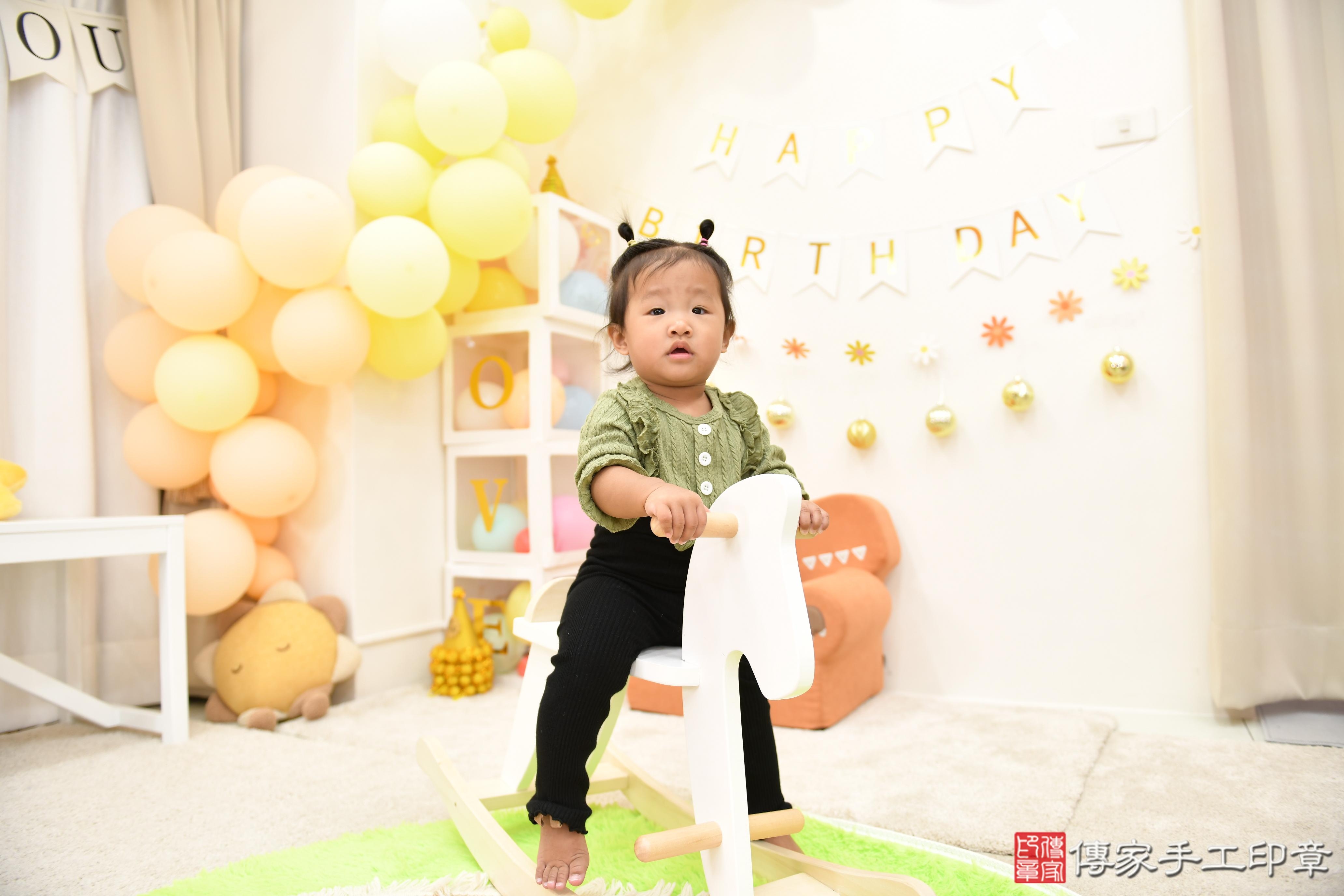 傳家手工印章高雄店、抓周、度脺、美式風會場、傳家嬰兒古禮、吉祥話、抓周道具物品24種、拍照。抓周證書。寶寶抓周、滿周歲、生日快樂、祝福