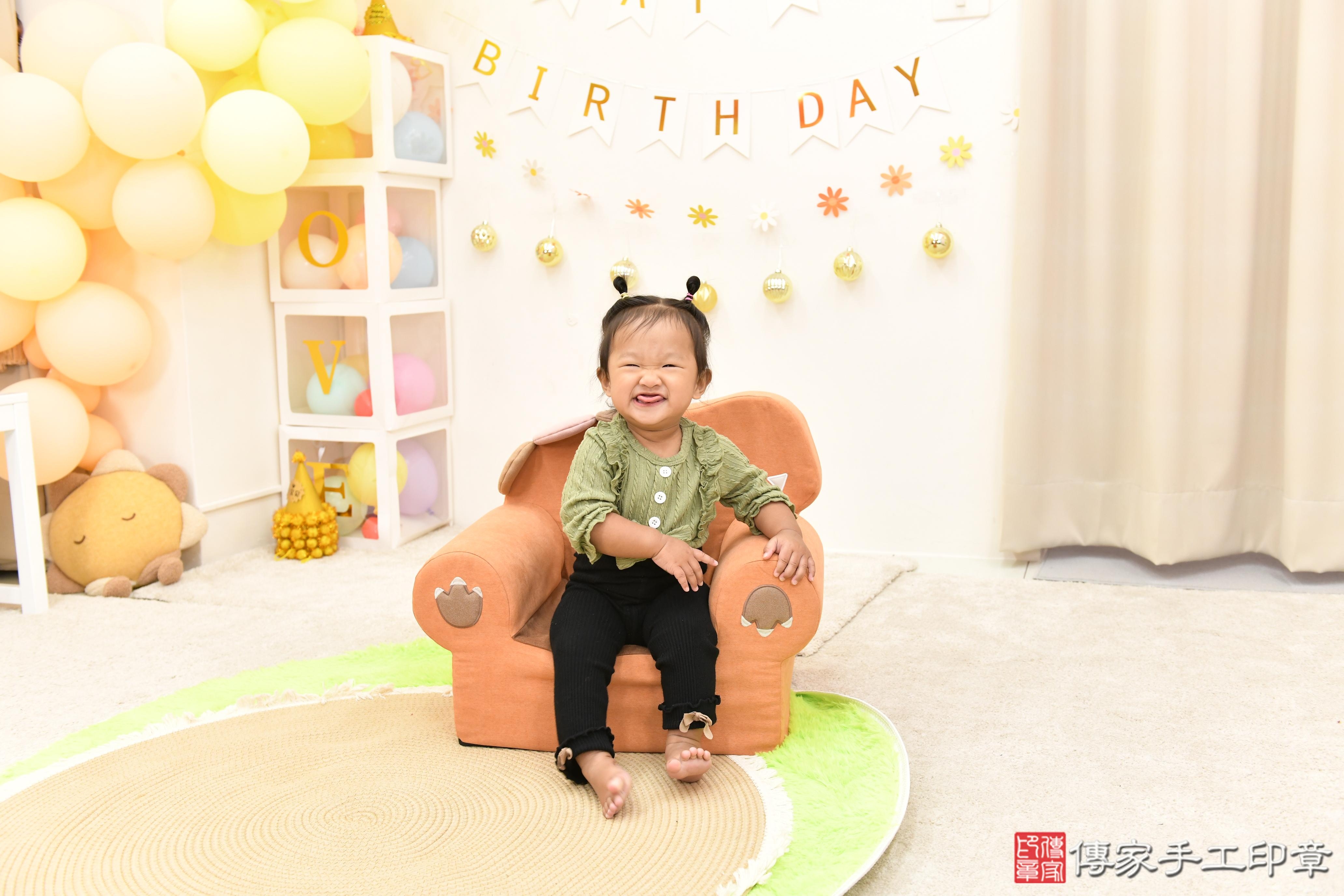 傳家手工印章高雄店、抓周、度脺、美式風會場、傳家嬰兒古禮、吉祥話、抓周道具物品24種、拍照。抓周證書。寶寶抓周、滿周歲、生日快樂、祝福