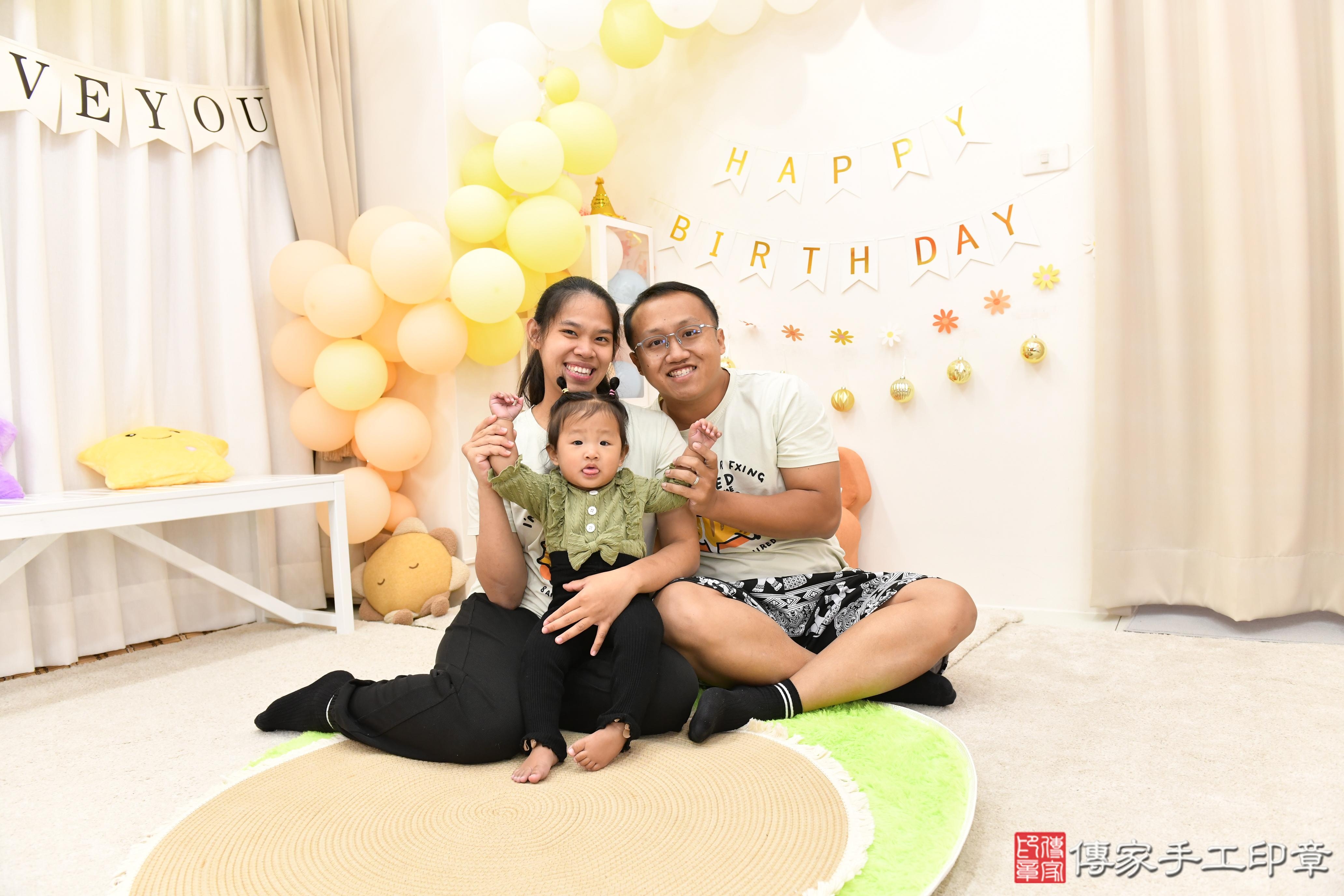 傳家手工印章高雄店、抓周、度脺、美式風會場、傳家嬰兒古禮、吉祥話、抓周道具物品24種、拍照。抓周證書。寶寶抓周、滿周歲、生日快樂、祝福