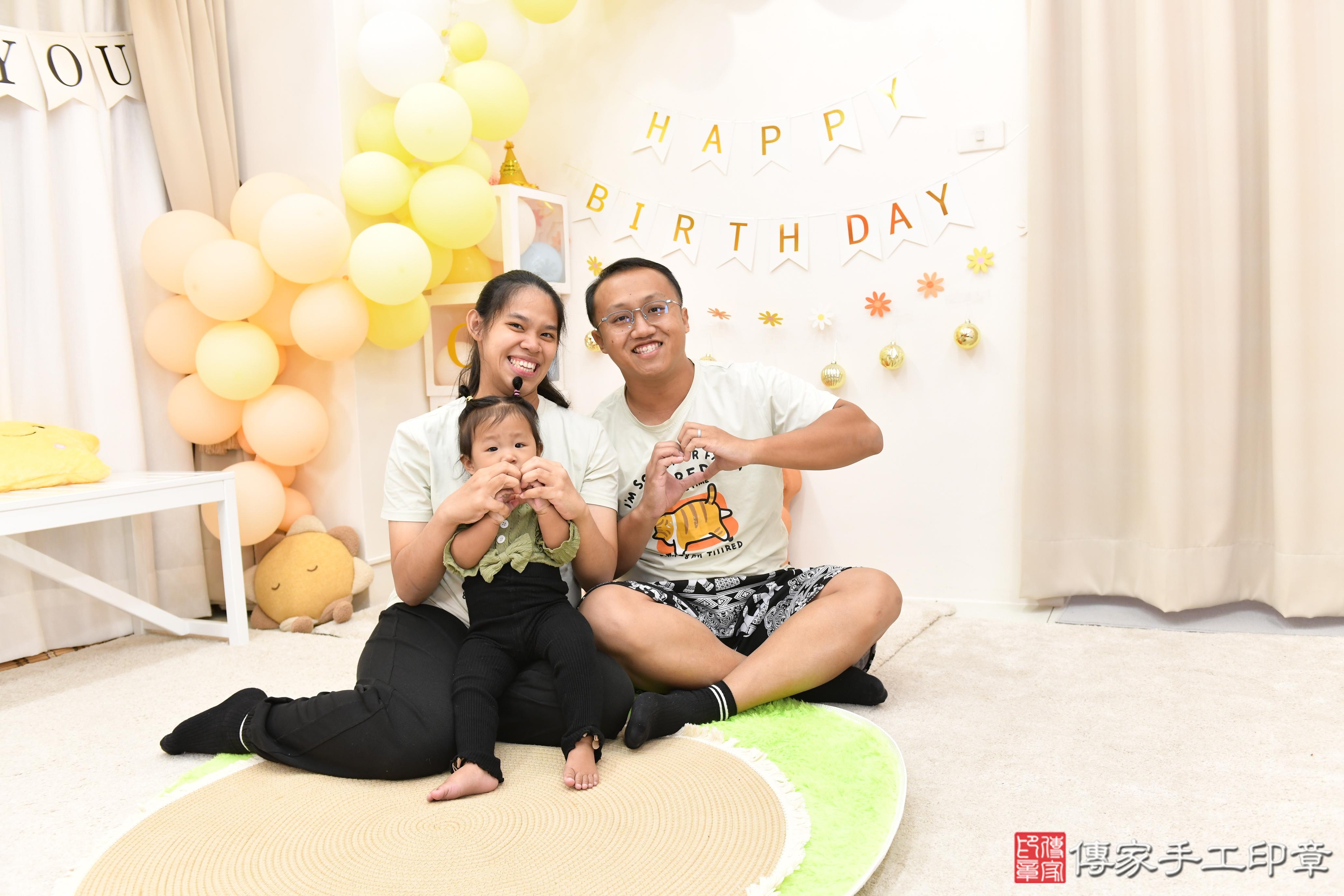 傳家手工印章高雄店、抓周、度脺、美式風會場、傳家嬰兒古禮、吉祥話、抓周道具物品24種、拍照。抓周證書。寶寶抓周、滿周歲、生日快樂、祝福