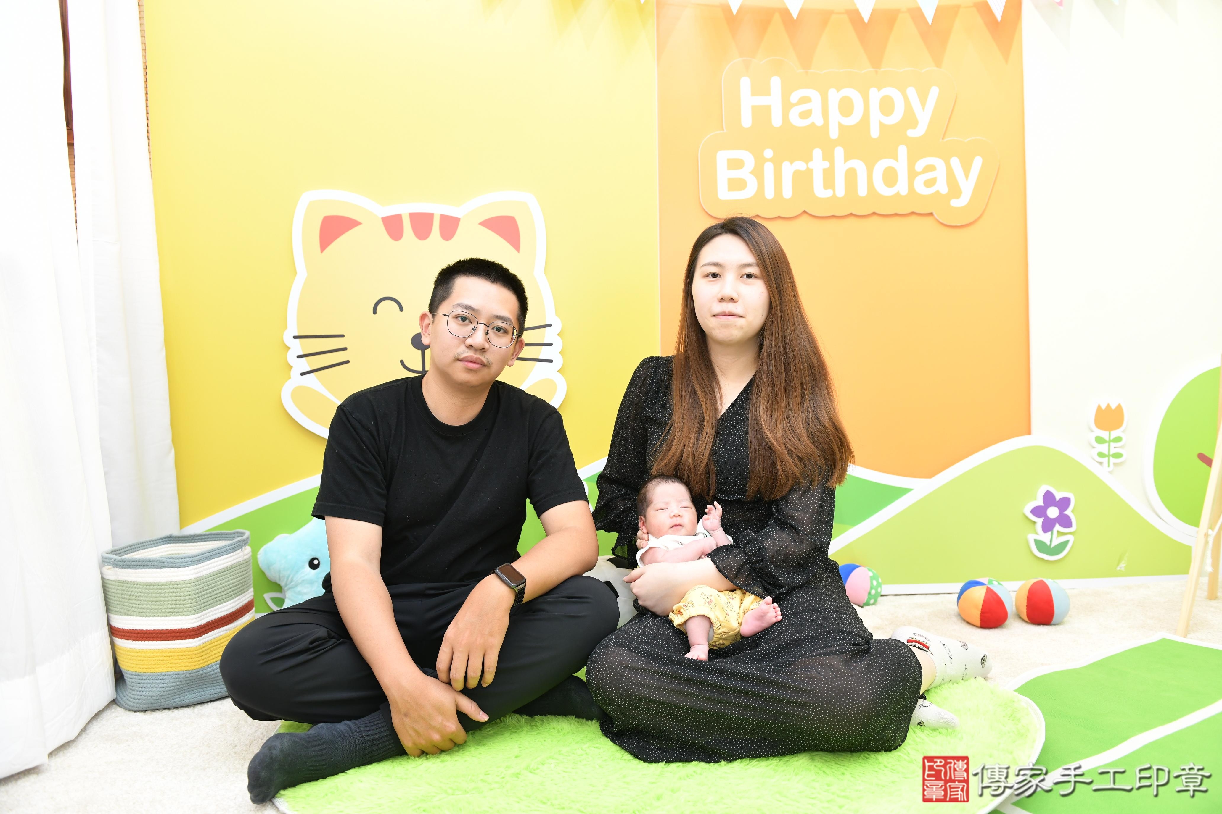 傳家手工印章台南店、抓周、度脺、美式風會場、傳家嬰兒古禮、吉祥話、抓周道具物品24種、拍照。抓周證書。寶寶抓周、滿周歲、生日快樂、祝福