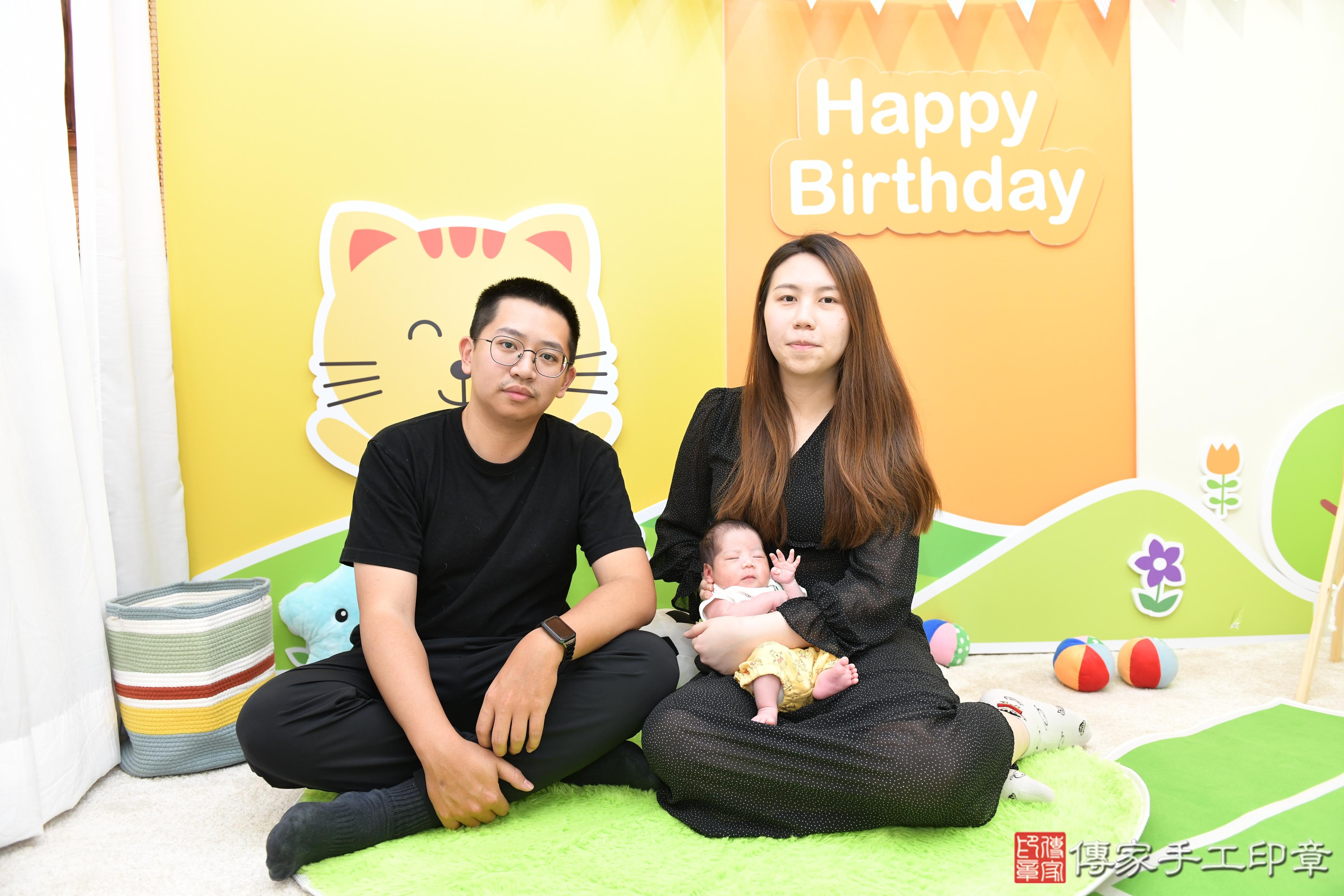 傳家手工印章台南店、抓周、度脺、美式風會場、傳家嬰兒古禮、吉祥話、抓周道具物品24種、拍照。抓周證書。寶寶抓周、滿周歲、生日快樂、祝福