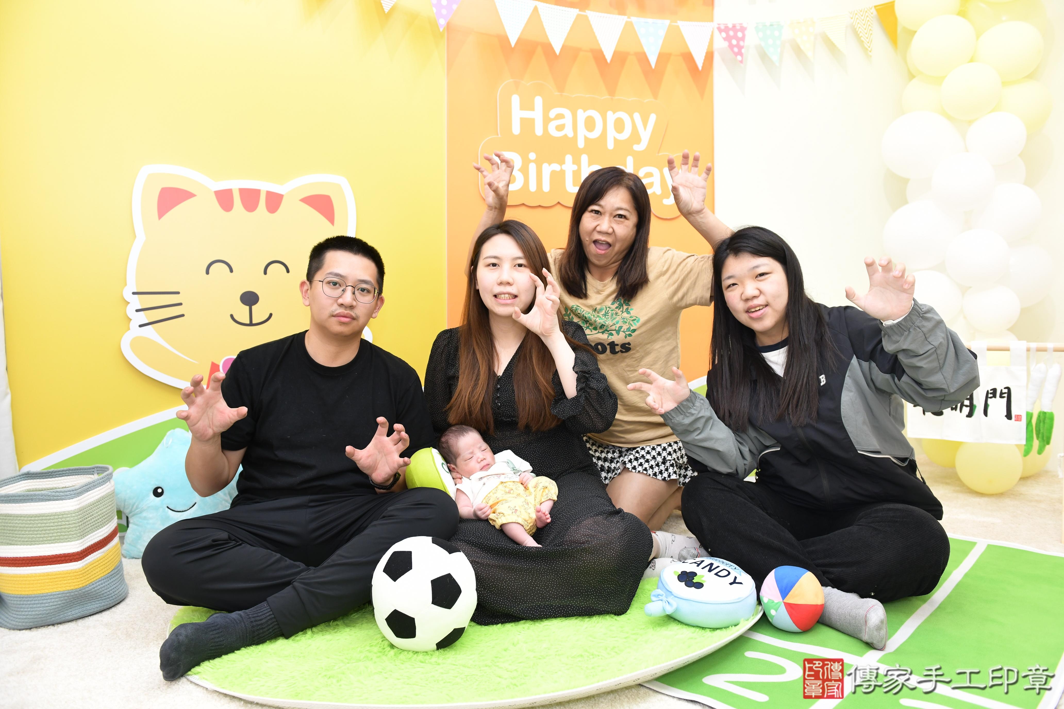 傳家手工印章台南店、抓周、度脺、美式風會場、傳家嬰兒古禮、吉祥話、抓周道具物品24種、拍照。抓周證書。寶寶抓周、滿周歲、生日快樂、祝福