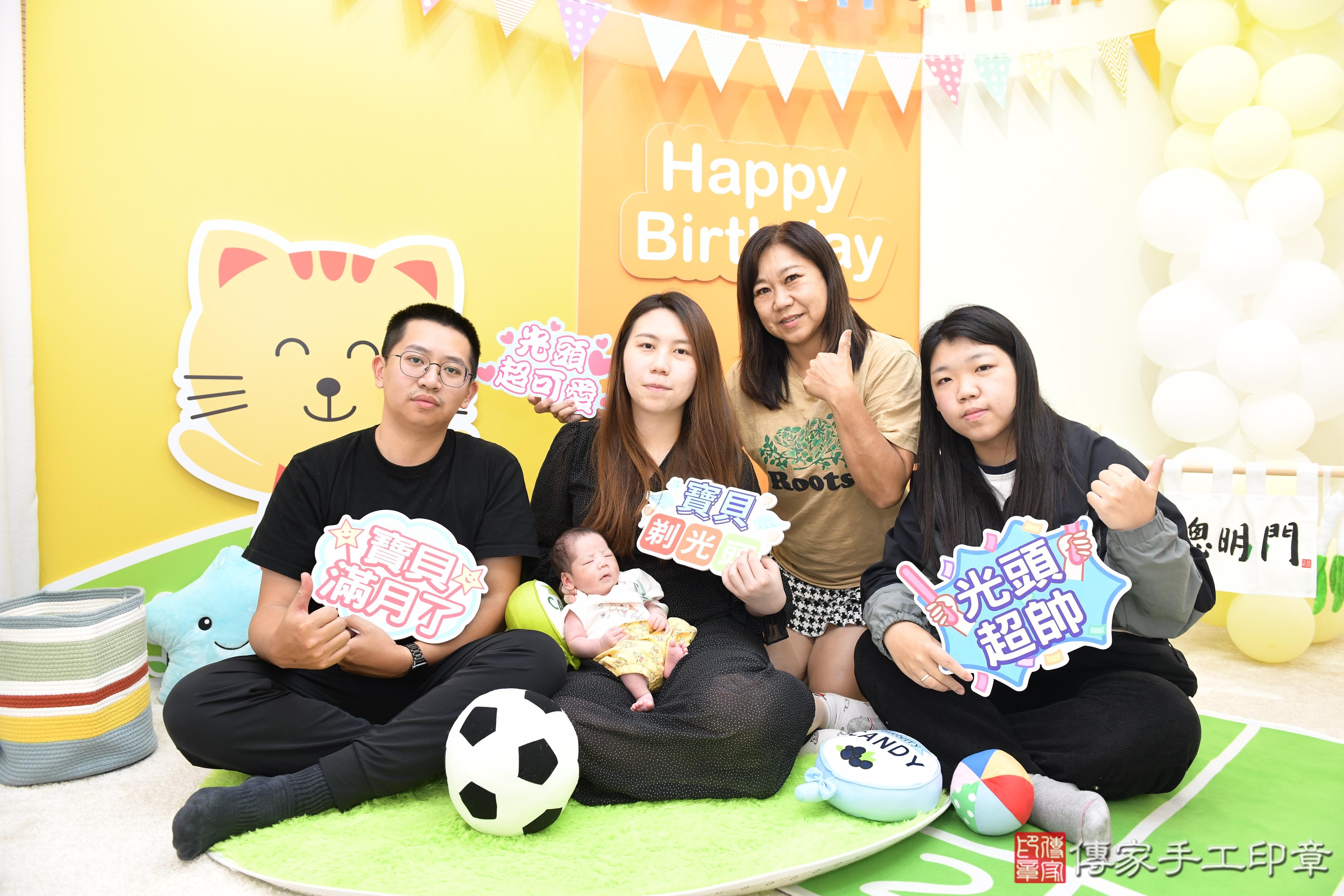 傳家手工印章台南店、抓周、度脺、美式風會場、傳家嬰兒古禮、吉祥話、抓周道具物品24種、拍照。抓周證書。寶寶抓周、滿周歲、生日快樂、祝福