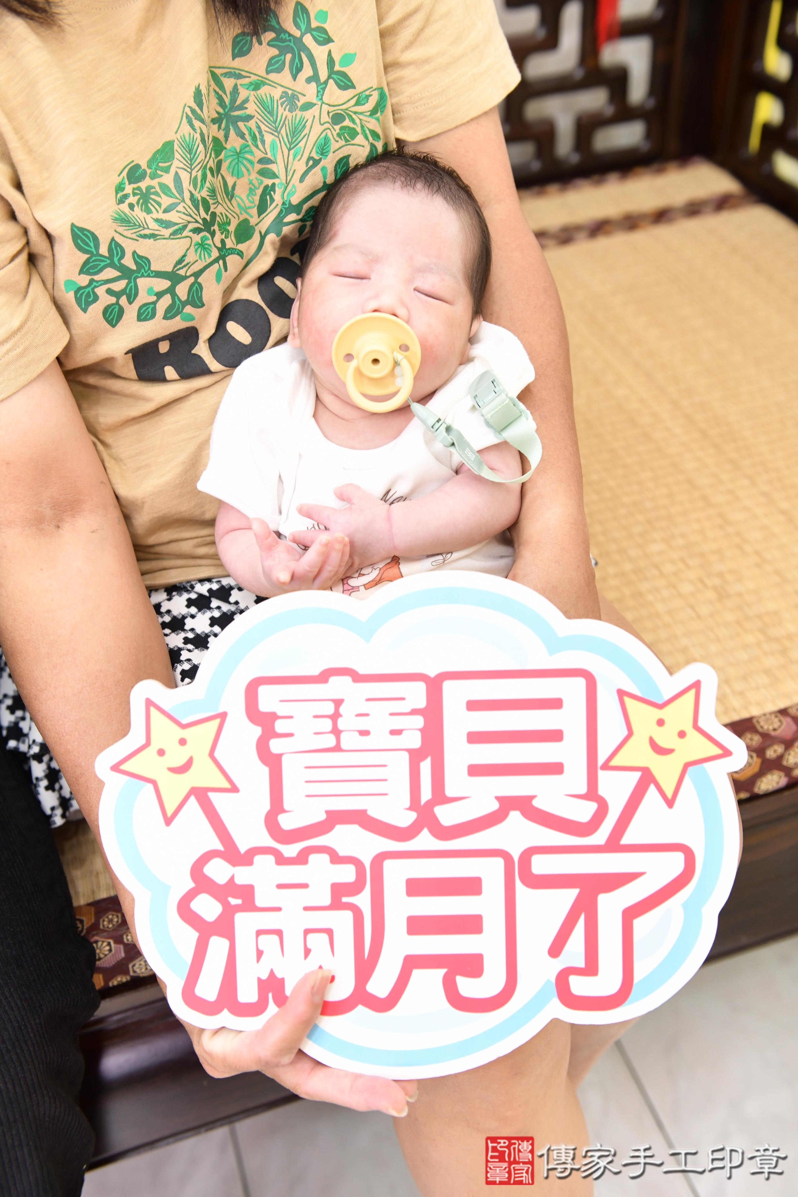 傳家手工印章台南店、抓周、度脺、美式風會場、傳家嬰兒古禮、吉祥話、抓周道具物品24種、拍照。抓周證書。寶寶抓周、滿周歲、生日快樂、祝福