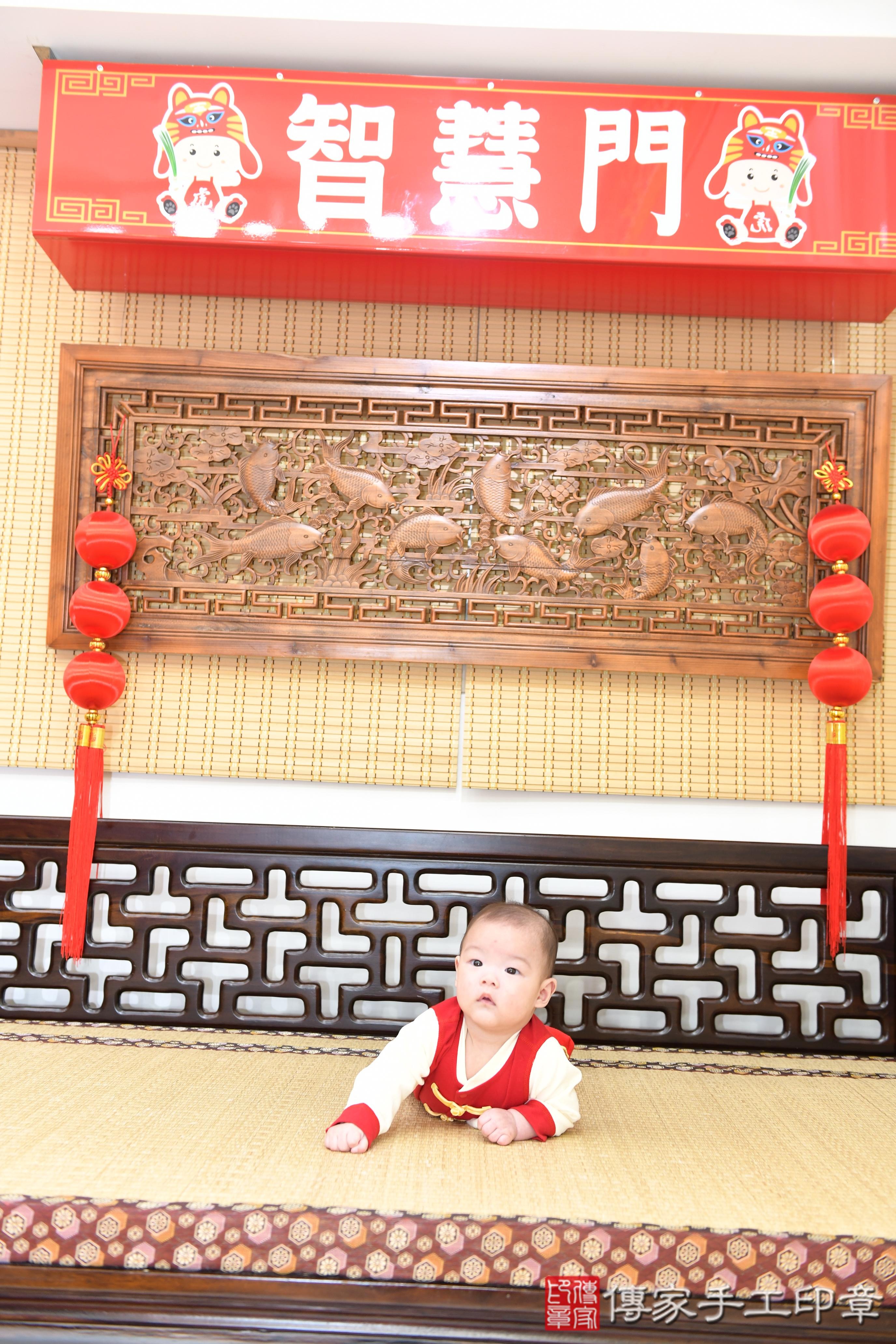 傳家手工印章台南店、抓周、度脺、美式風會場、傳家嬰兒古禮、吉祥話、抓周道具物品24種、拍照。抓周證書。寶寶抓周、滿周歲、生日快樂、祝福